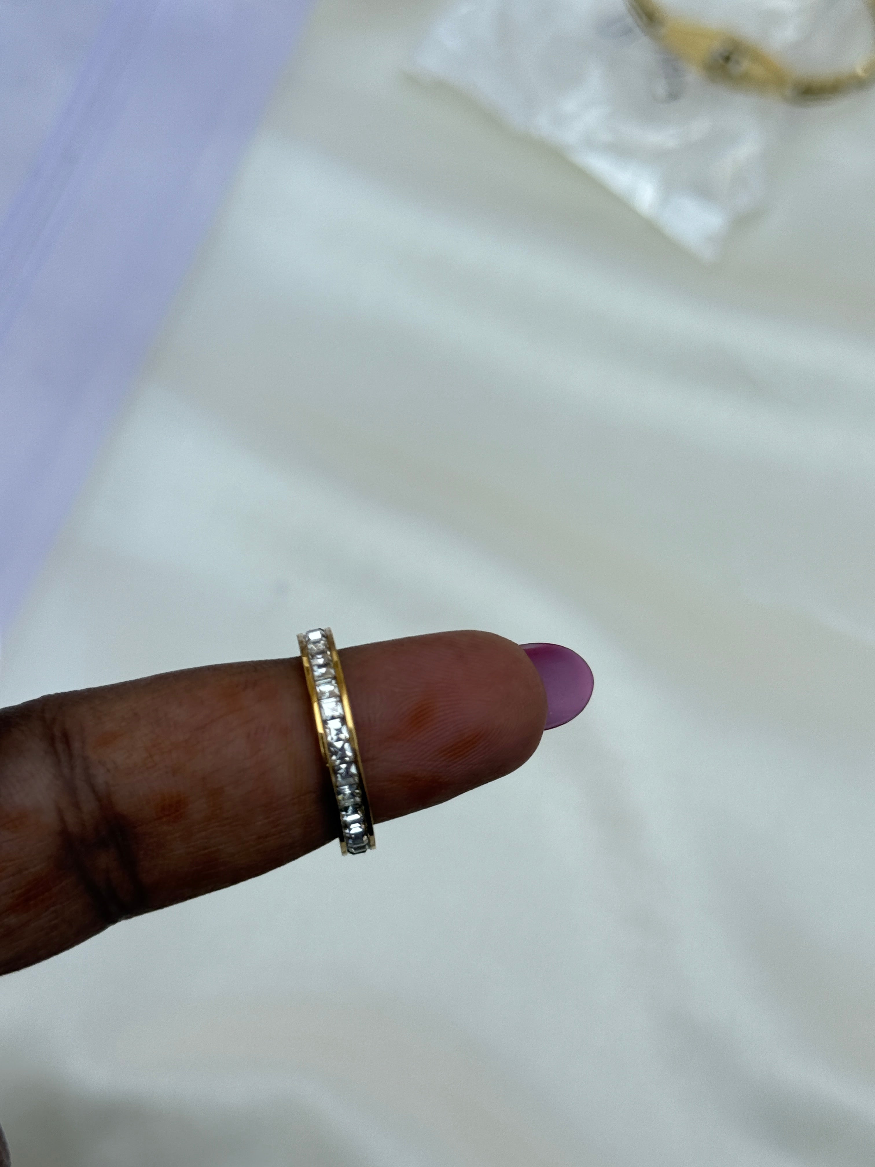 Rg051 anti tarnish white stone band ring