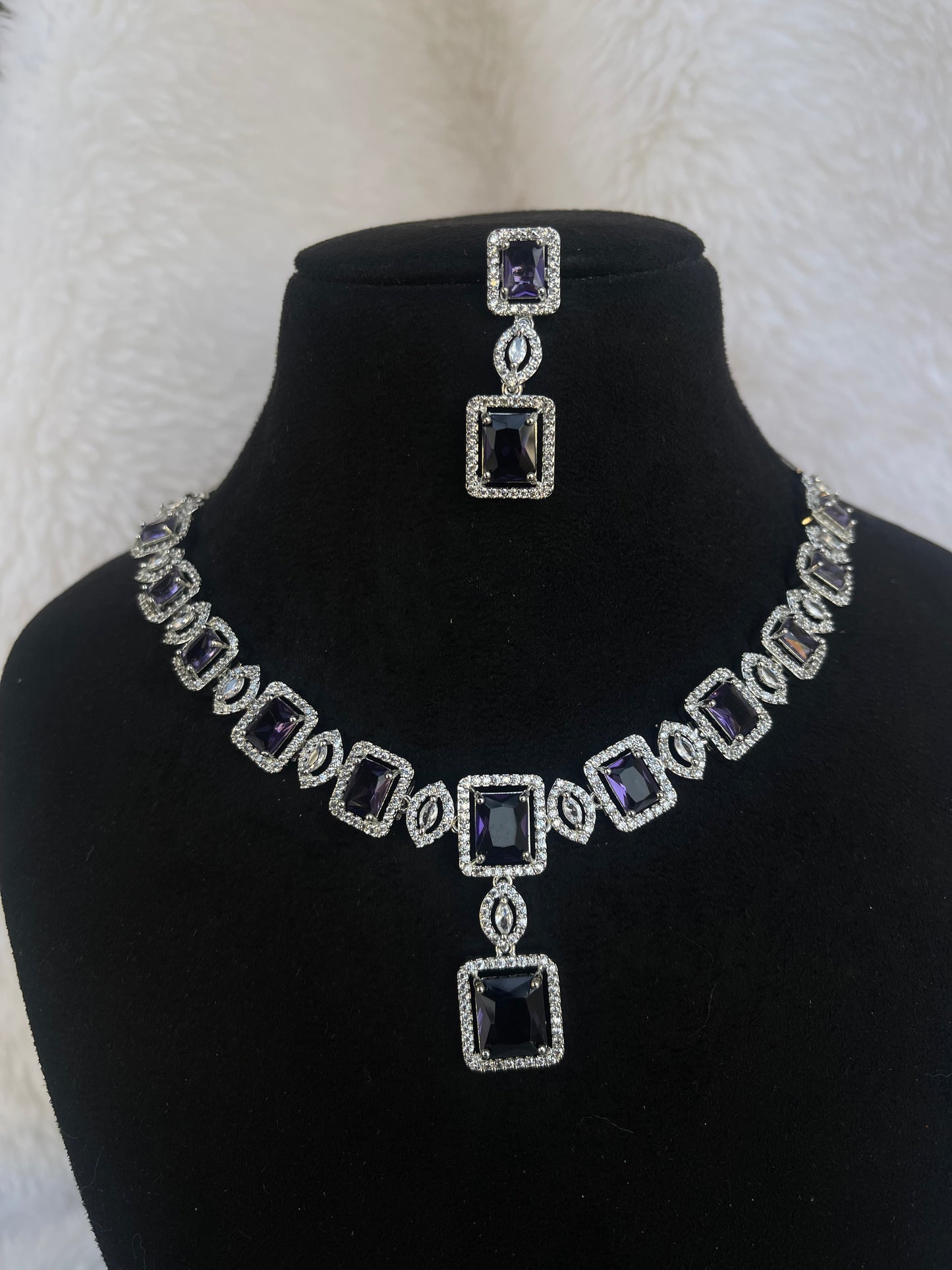 Diamond finish drop neckset in 2 colors and with earrings