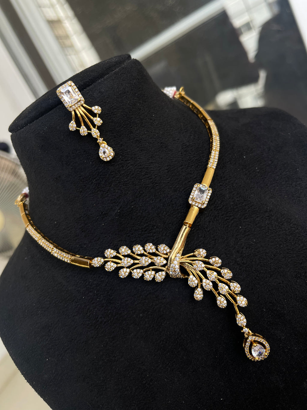 Western Unique Neckset