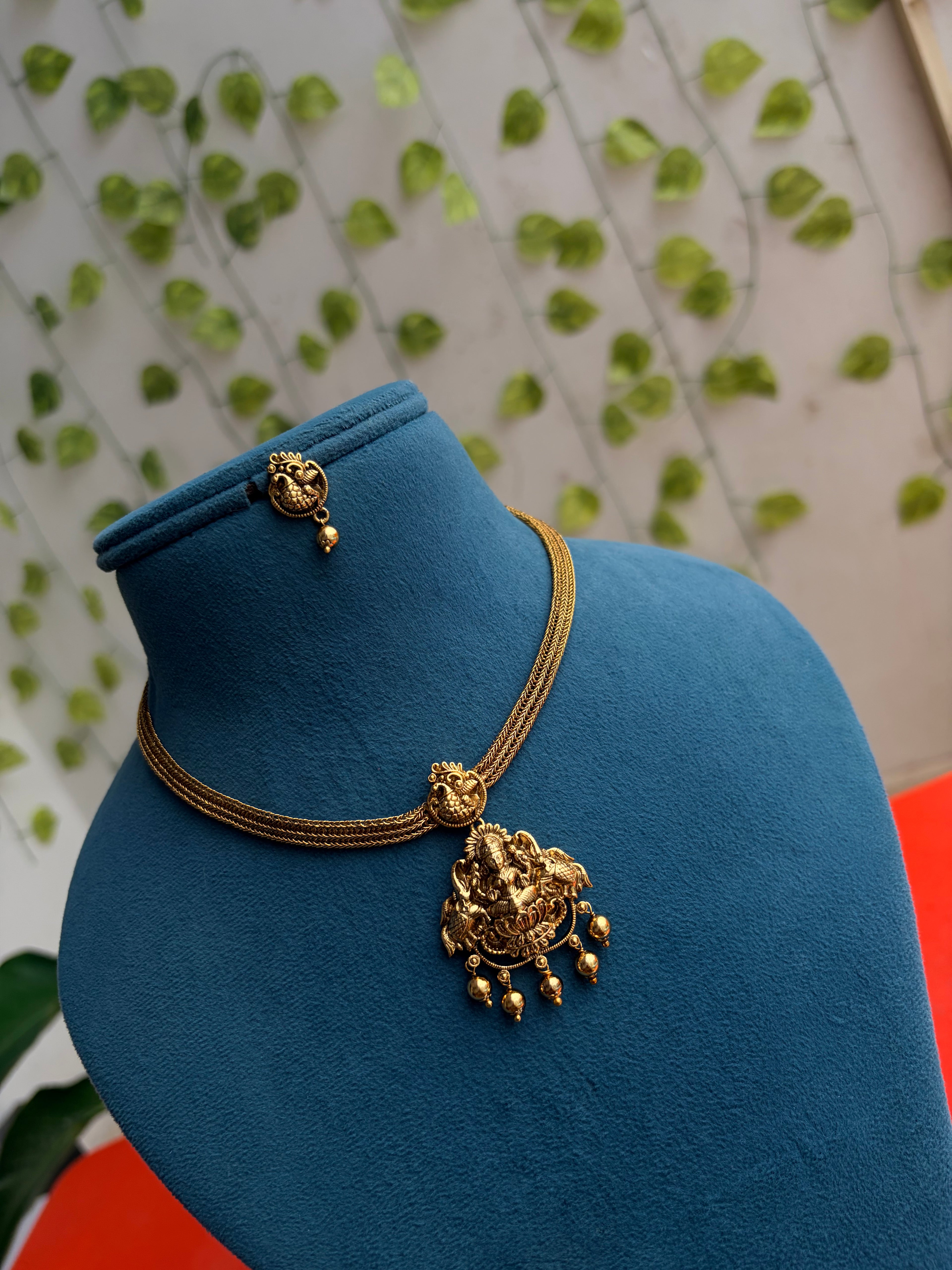 Ns247 Nakshi Lakshmi Devi Nano thread Short Neckset with Earrings