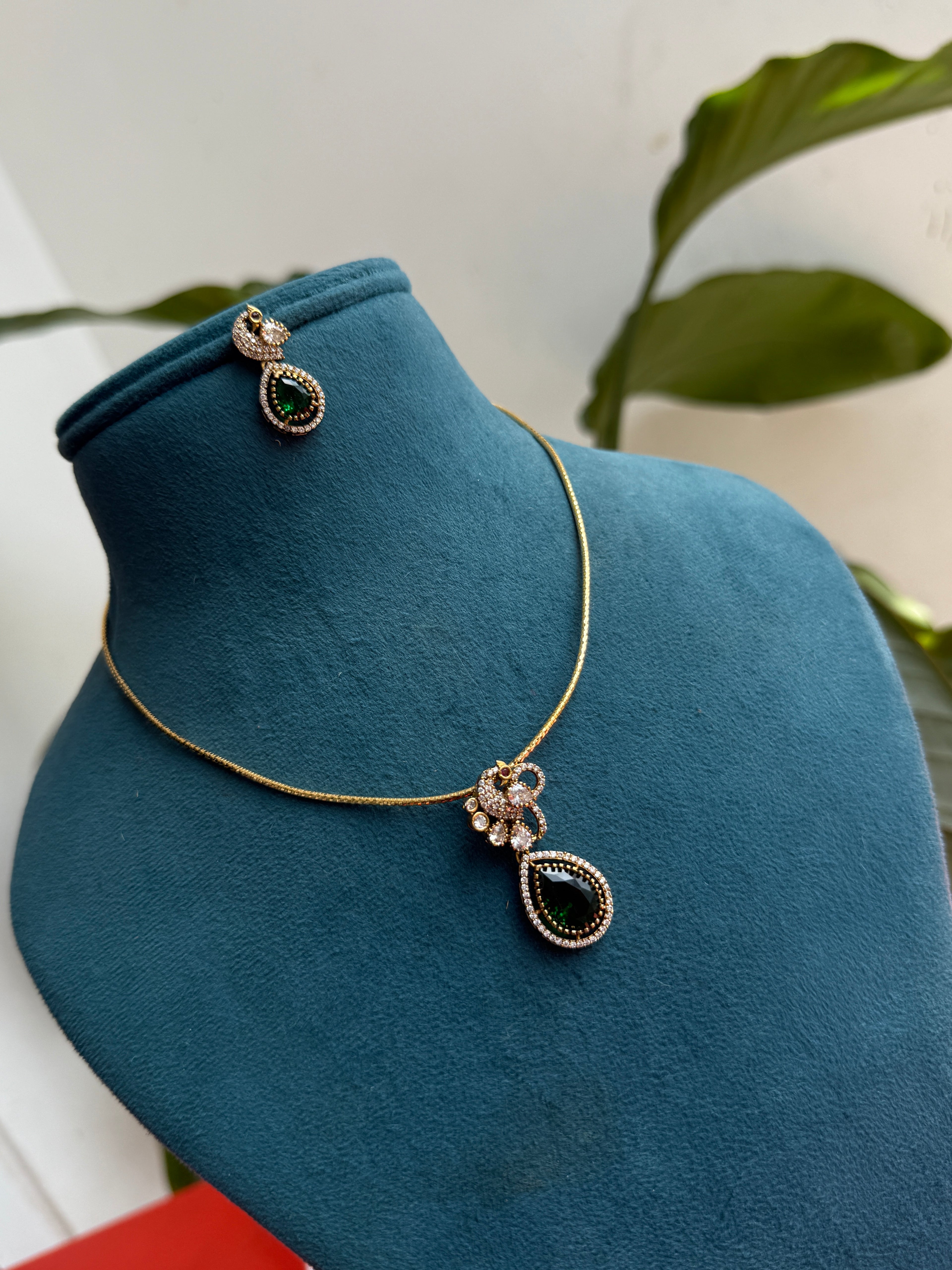 Hs013 hasli with pendant and earrings
