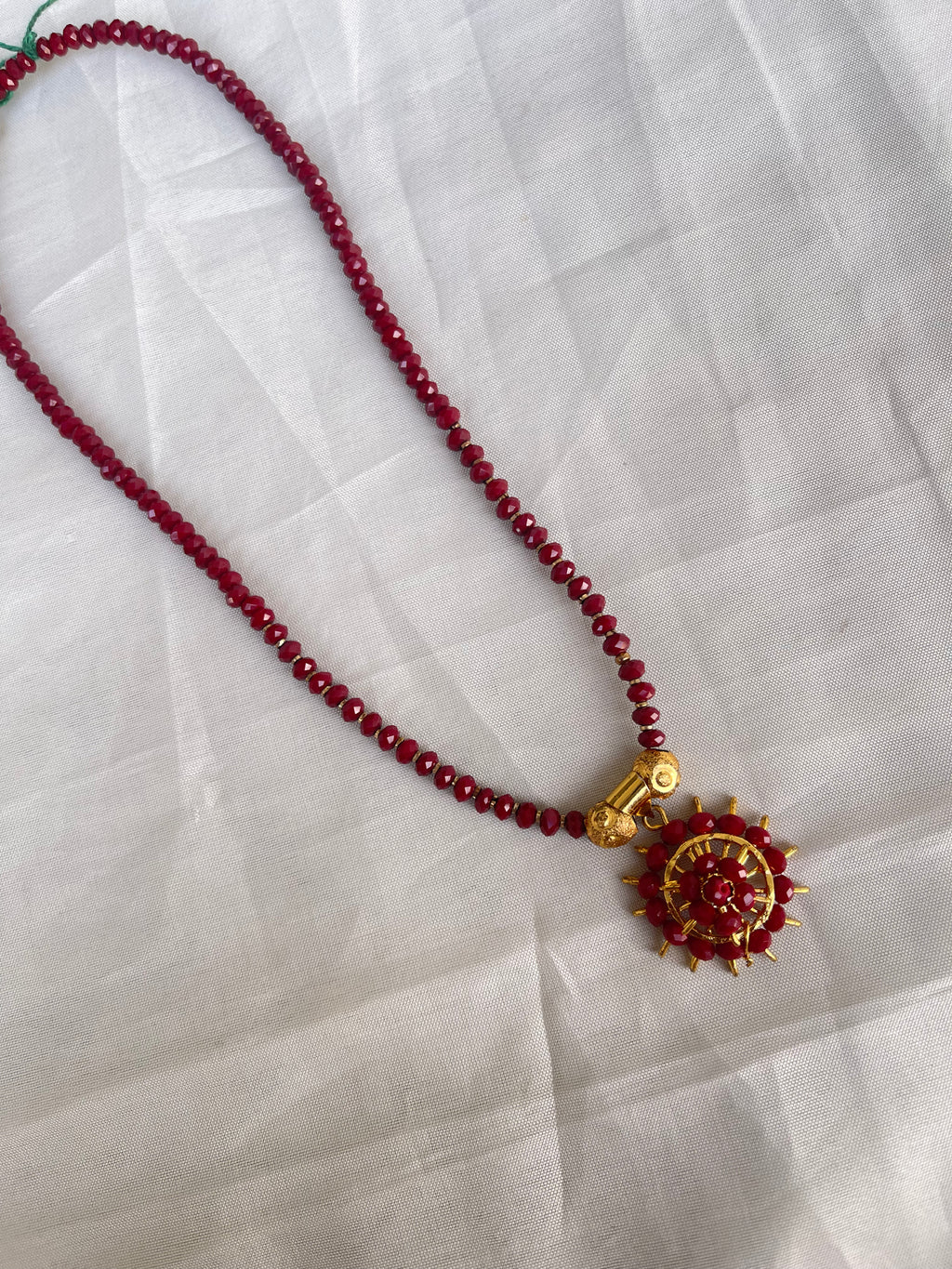 Beads short chain with pendent