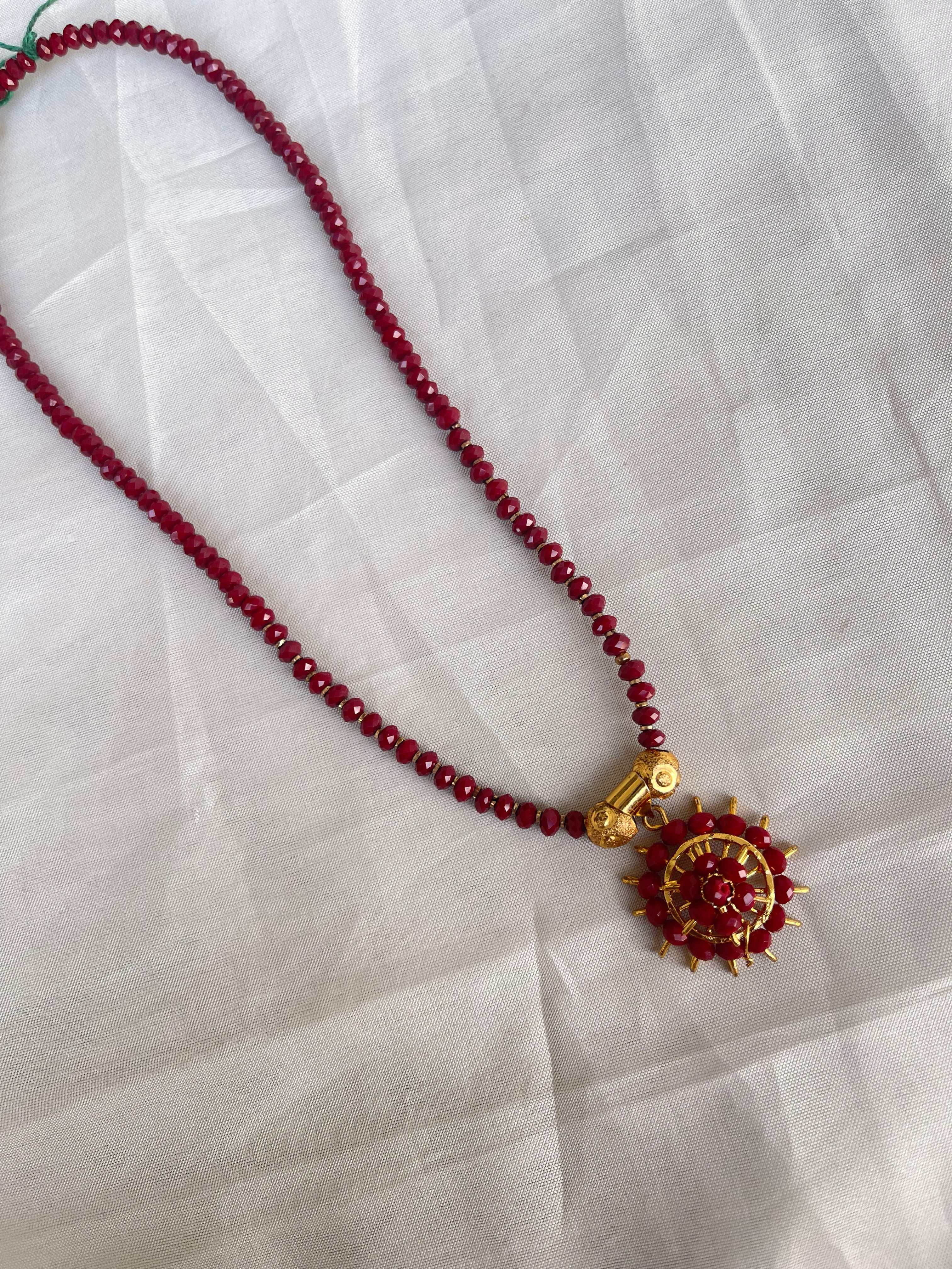 Beads short chain with pendent