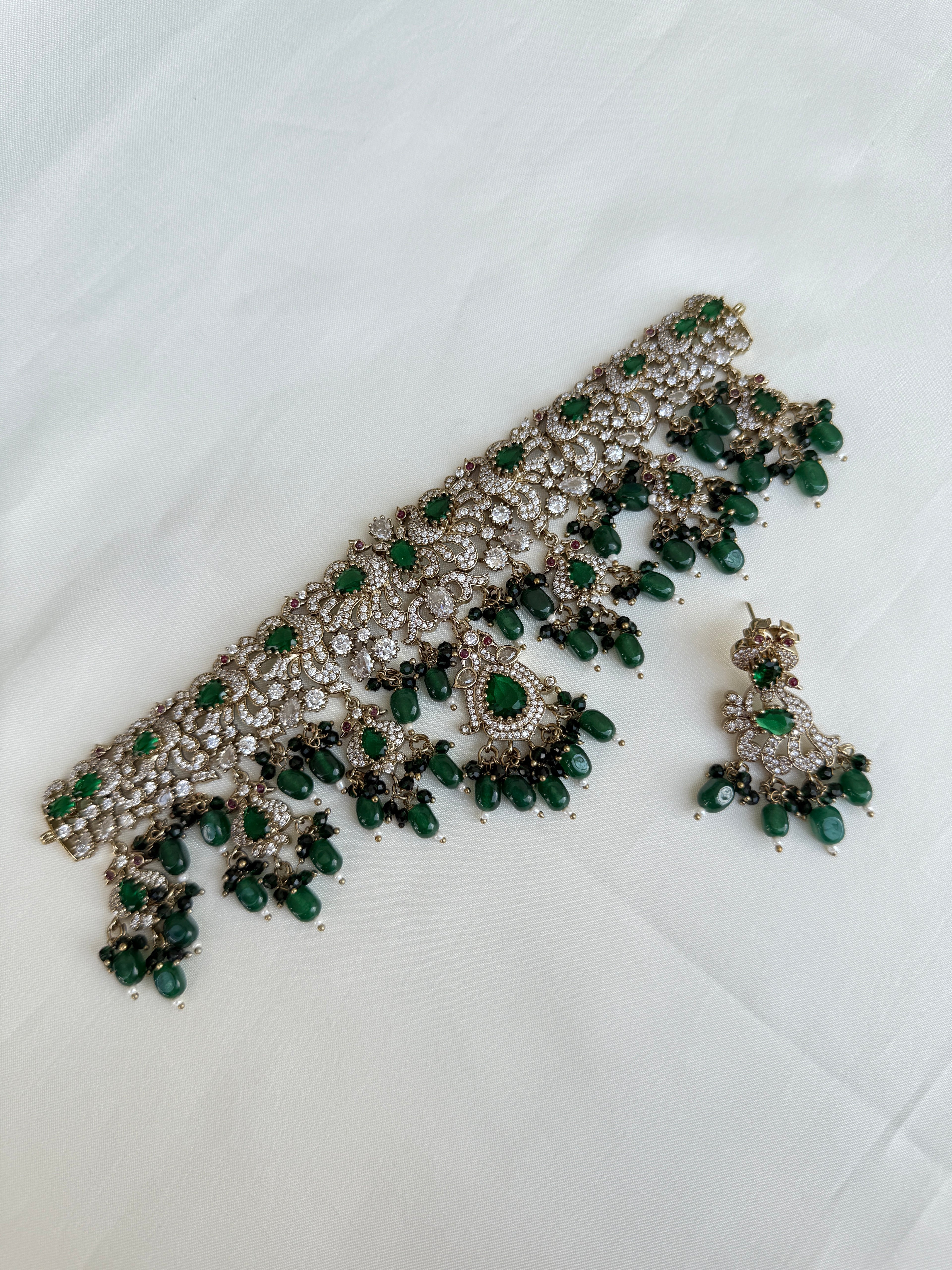 Ch009 heavy emerald beads choker
