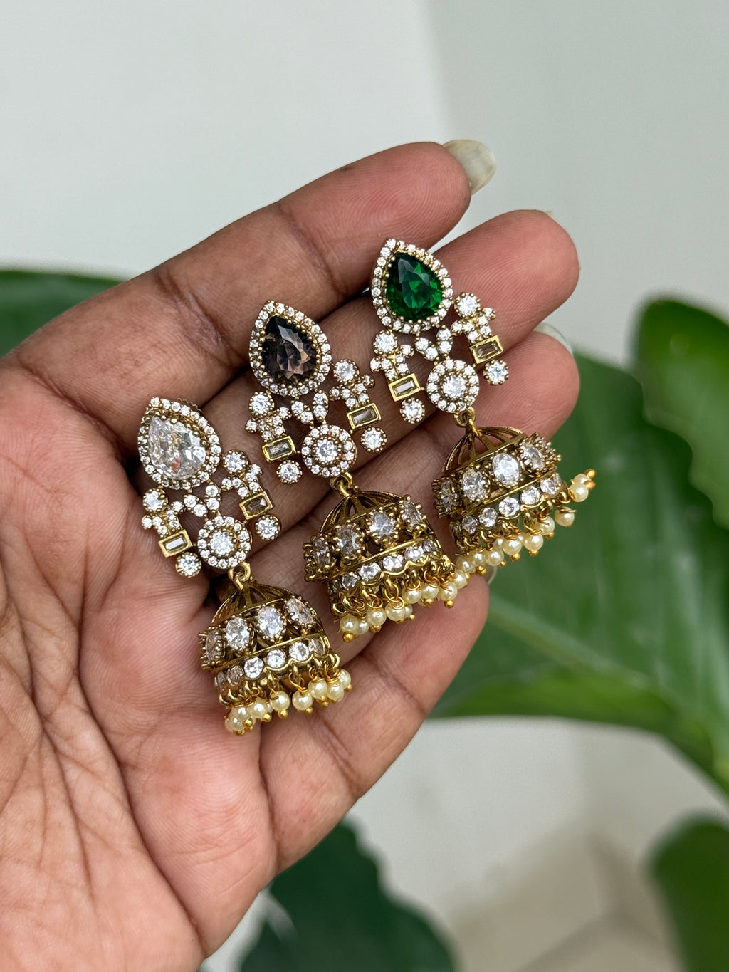 Er135 uncuts small butta Earrings