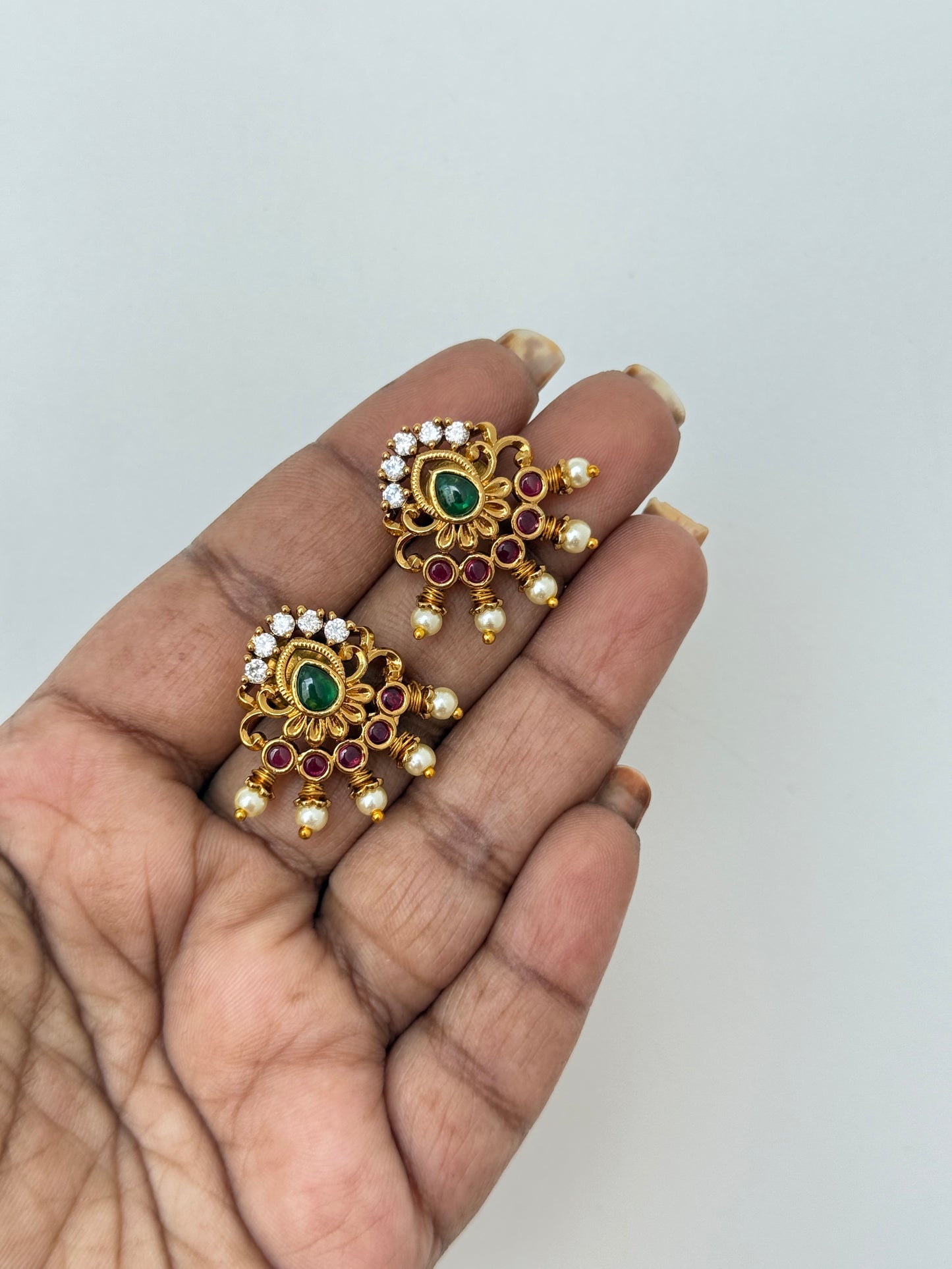 Multi pearl studs st1668