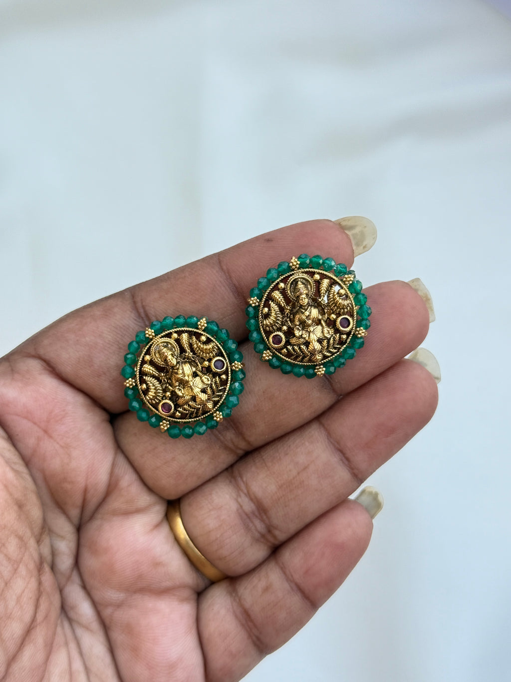 St019 lakshmi Devi studs