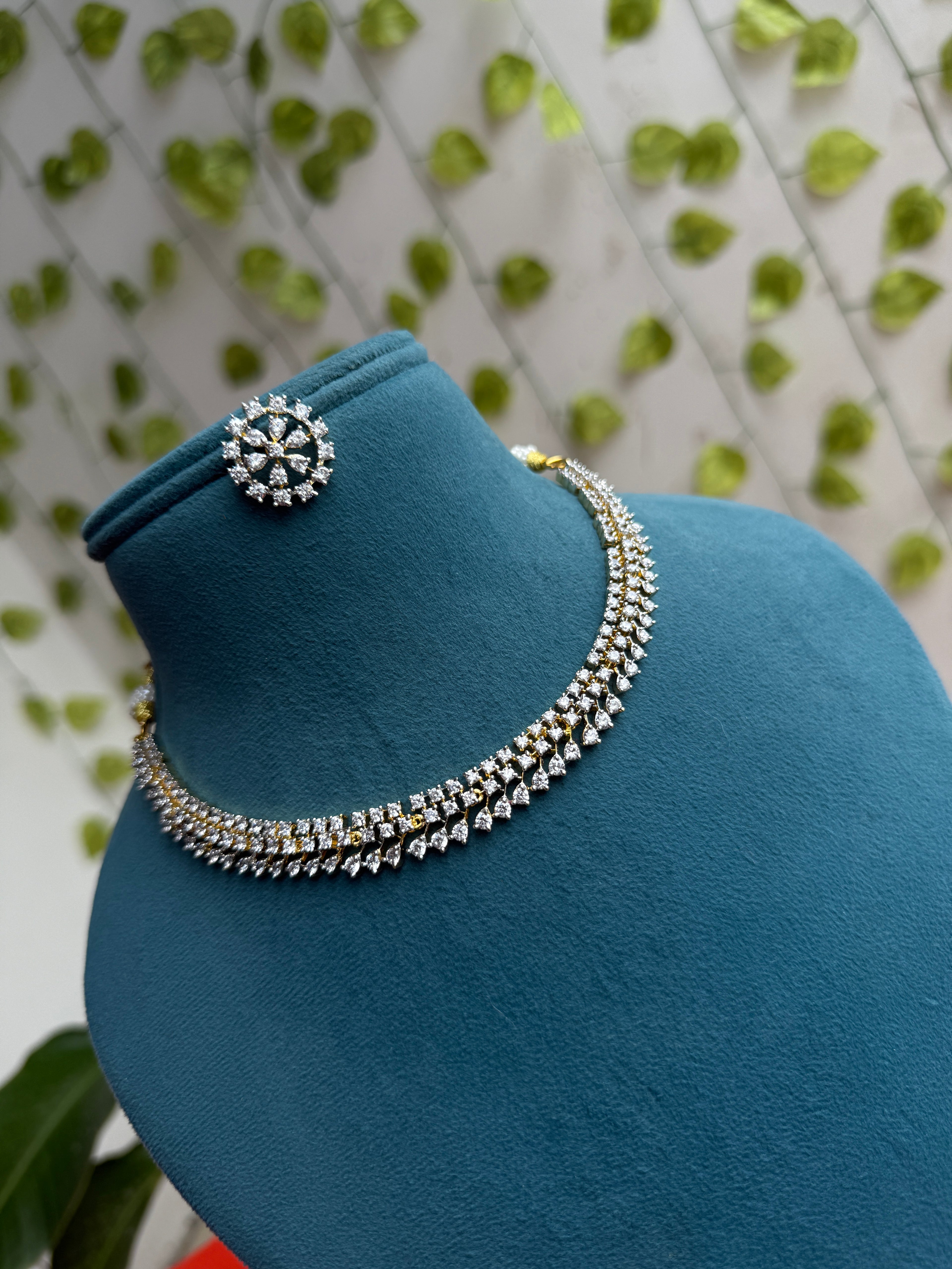 Unique diamond finish Neckset with flower design studs ns995