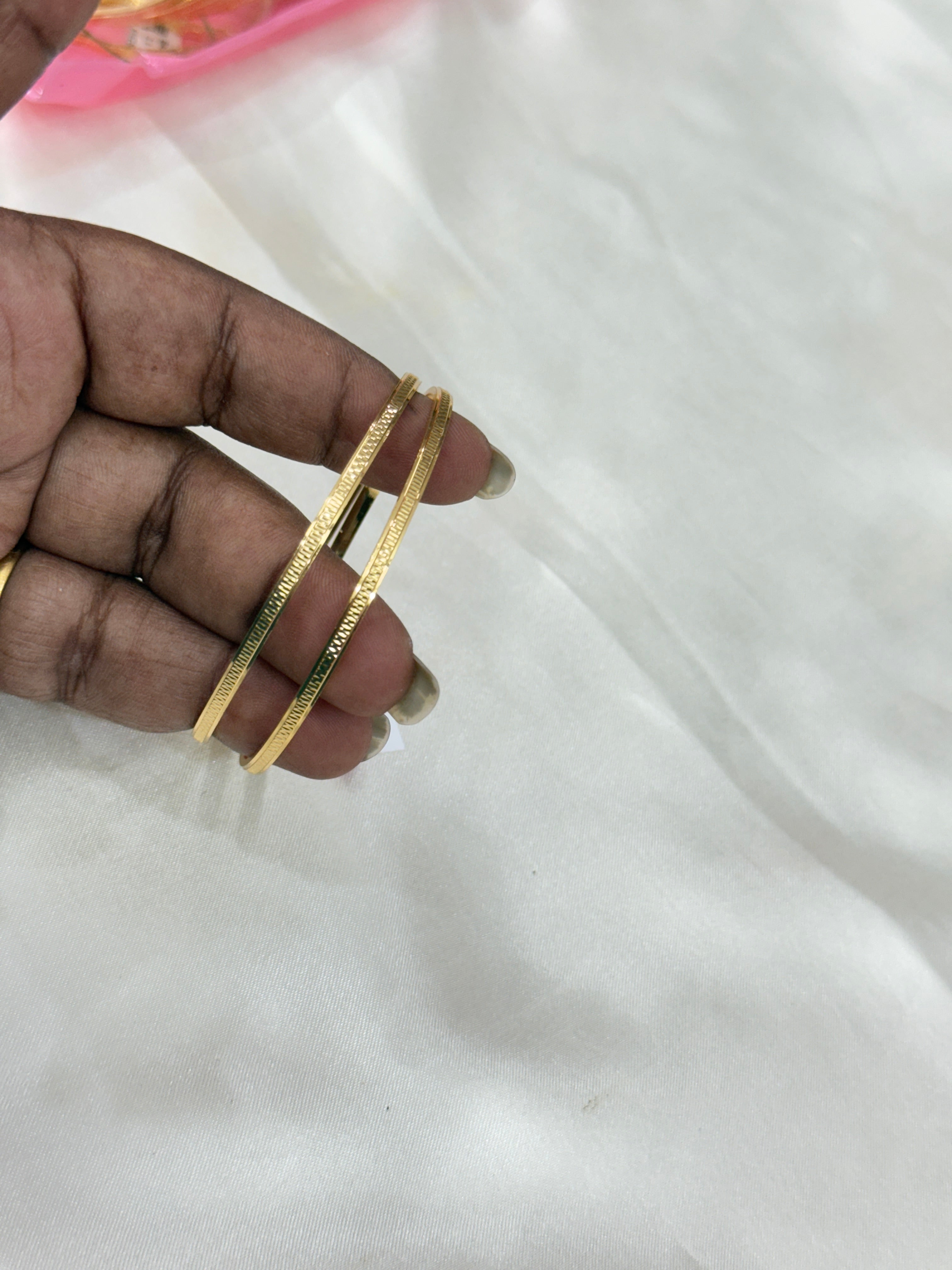 Sb139 plain gold daily wear bangles
