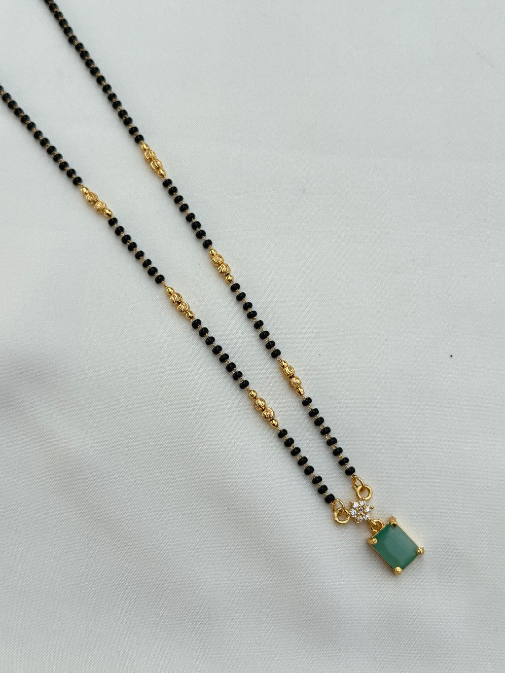 Bb051 sqare shape single line blackbeads