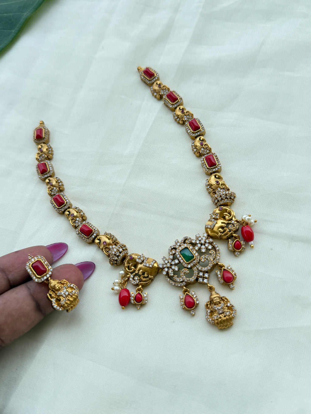 Ns263 elephant lakshmi Devi corals short neckset