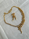 Simple leaf neckset