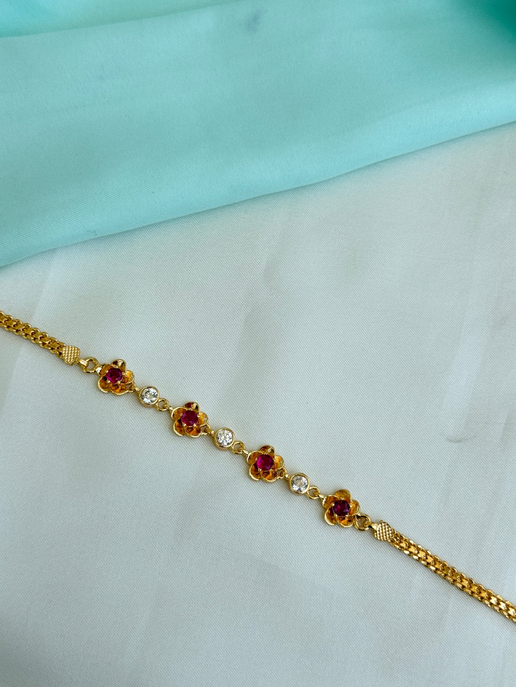Ph502 Panchaloham flowers 9 inches chain bracelet