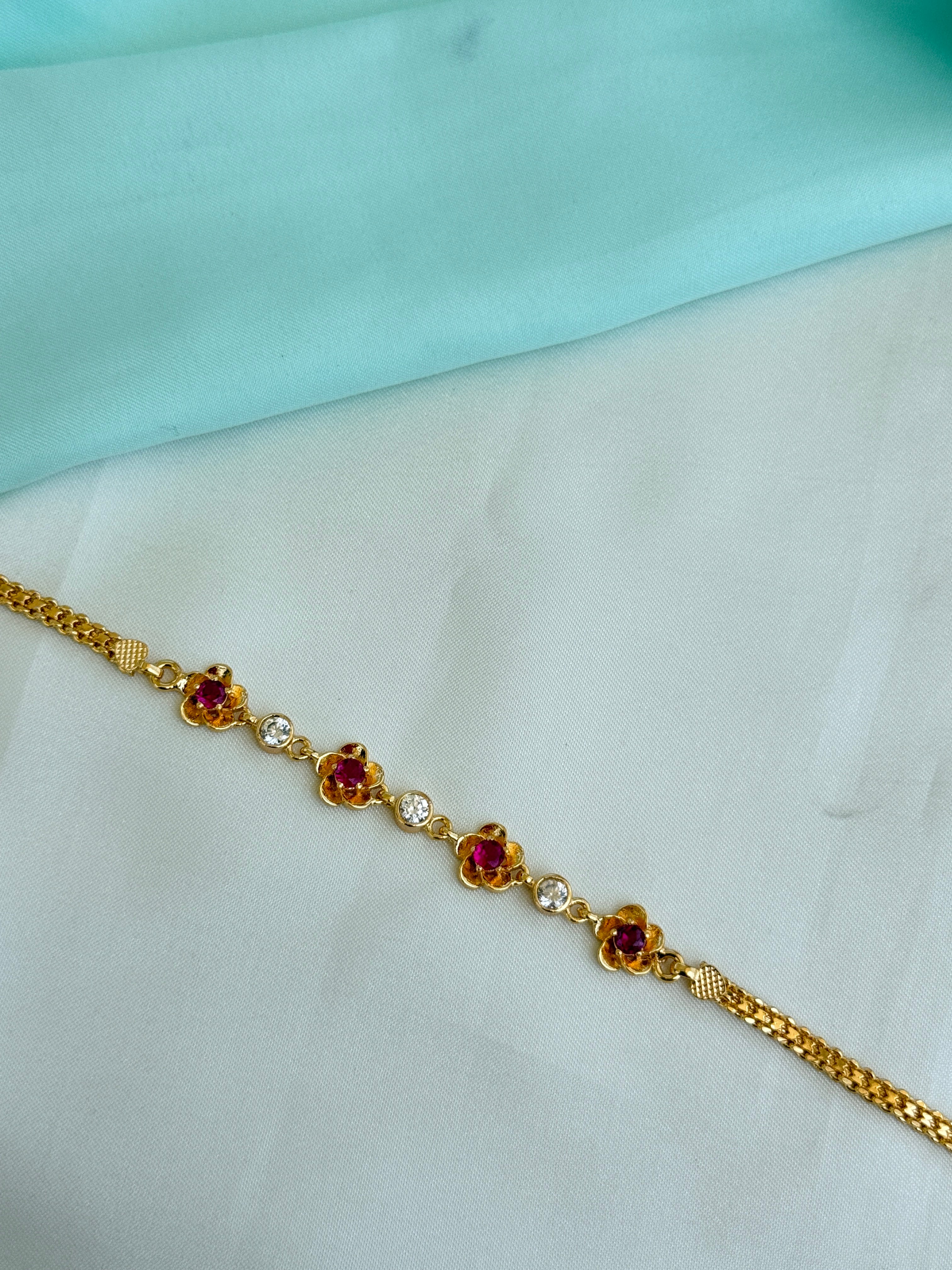 Ph502 Panchaloham flowers 9 inches chain bracelet