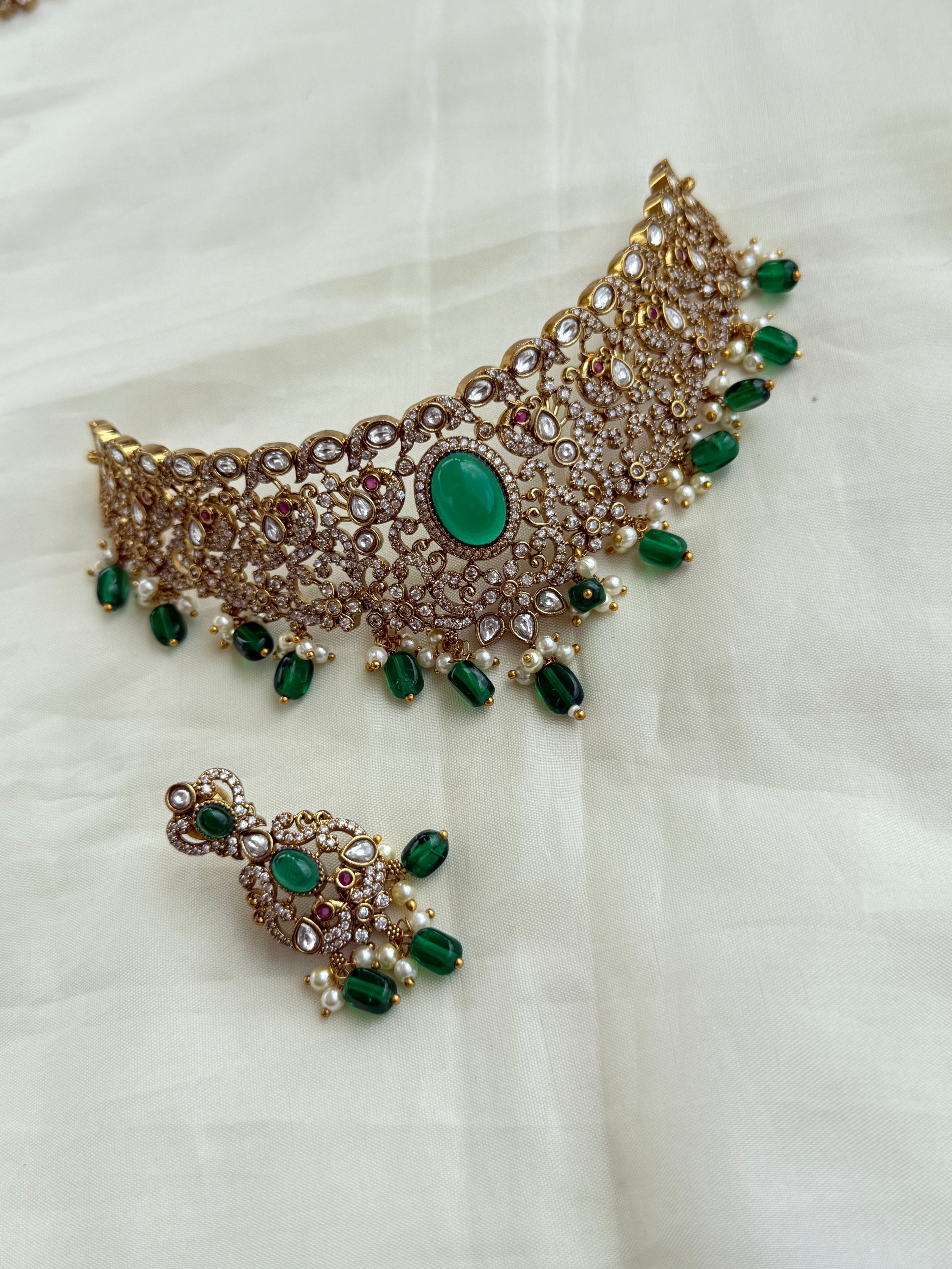 Ch010 emerald peacock choker with earrings