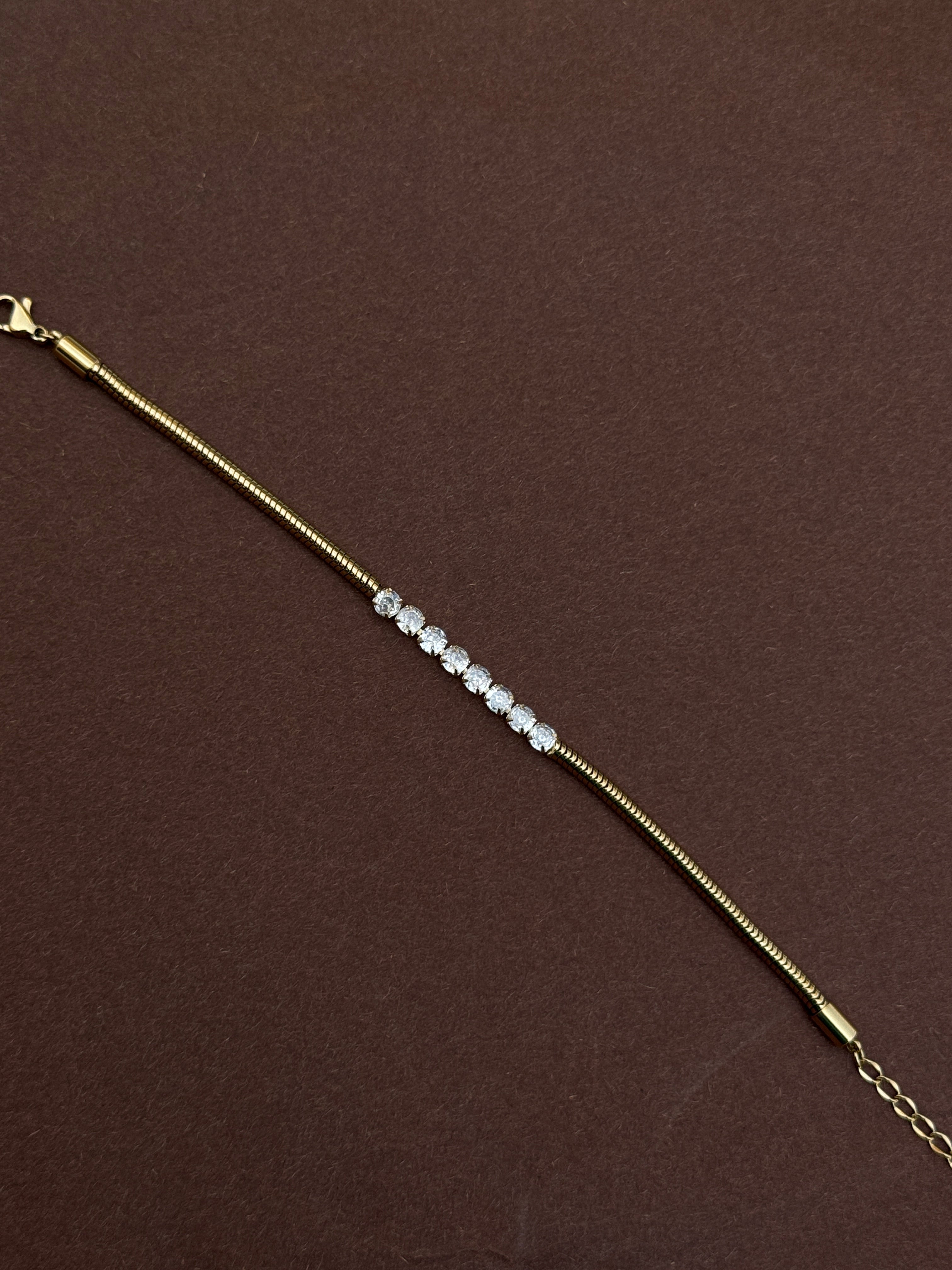 Ab553 anti tarnish white stones 8 inches chain bracelet
