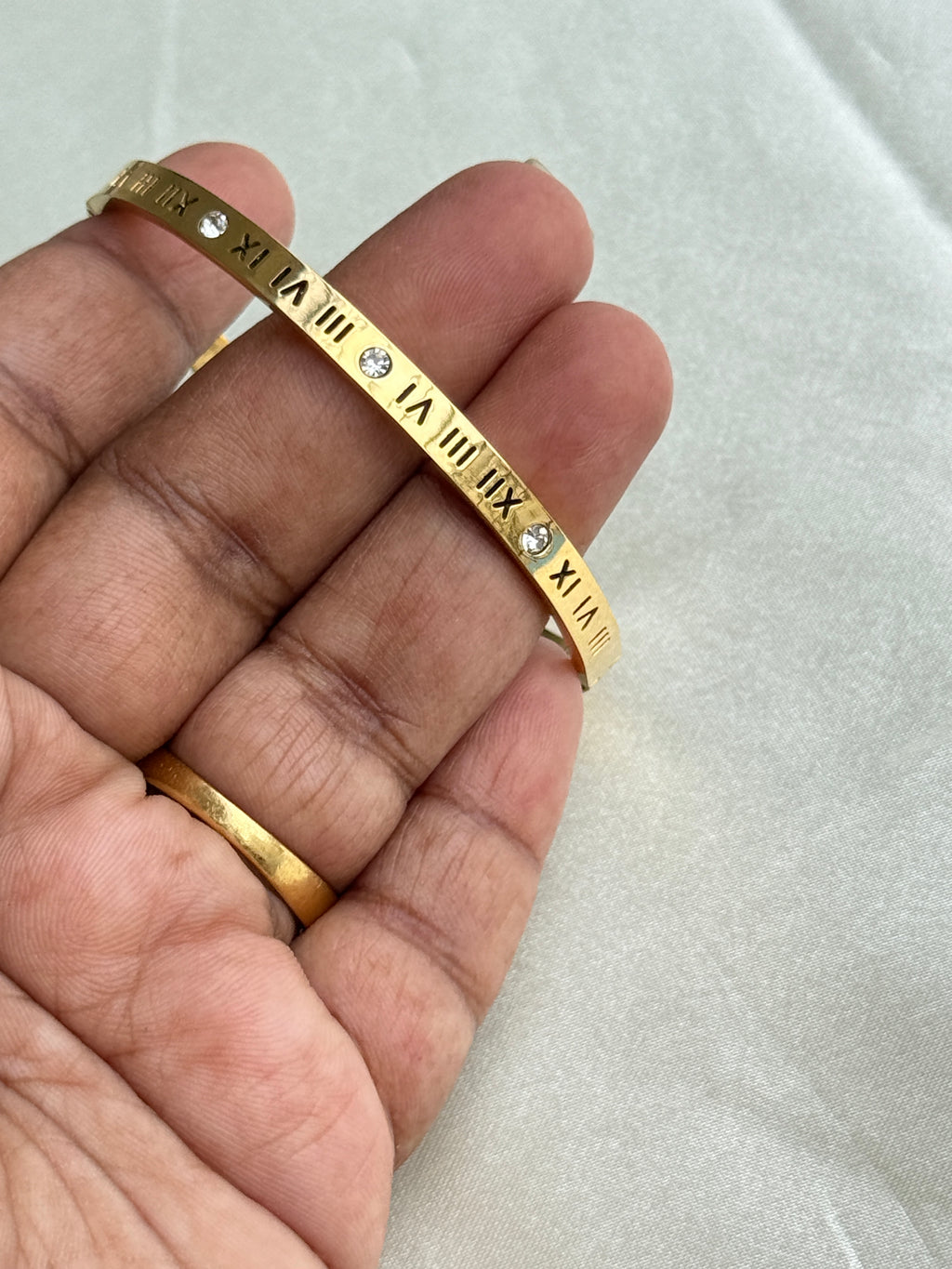 Ab022 Roman number openable Anti tarnish bracelets