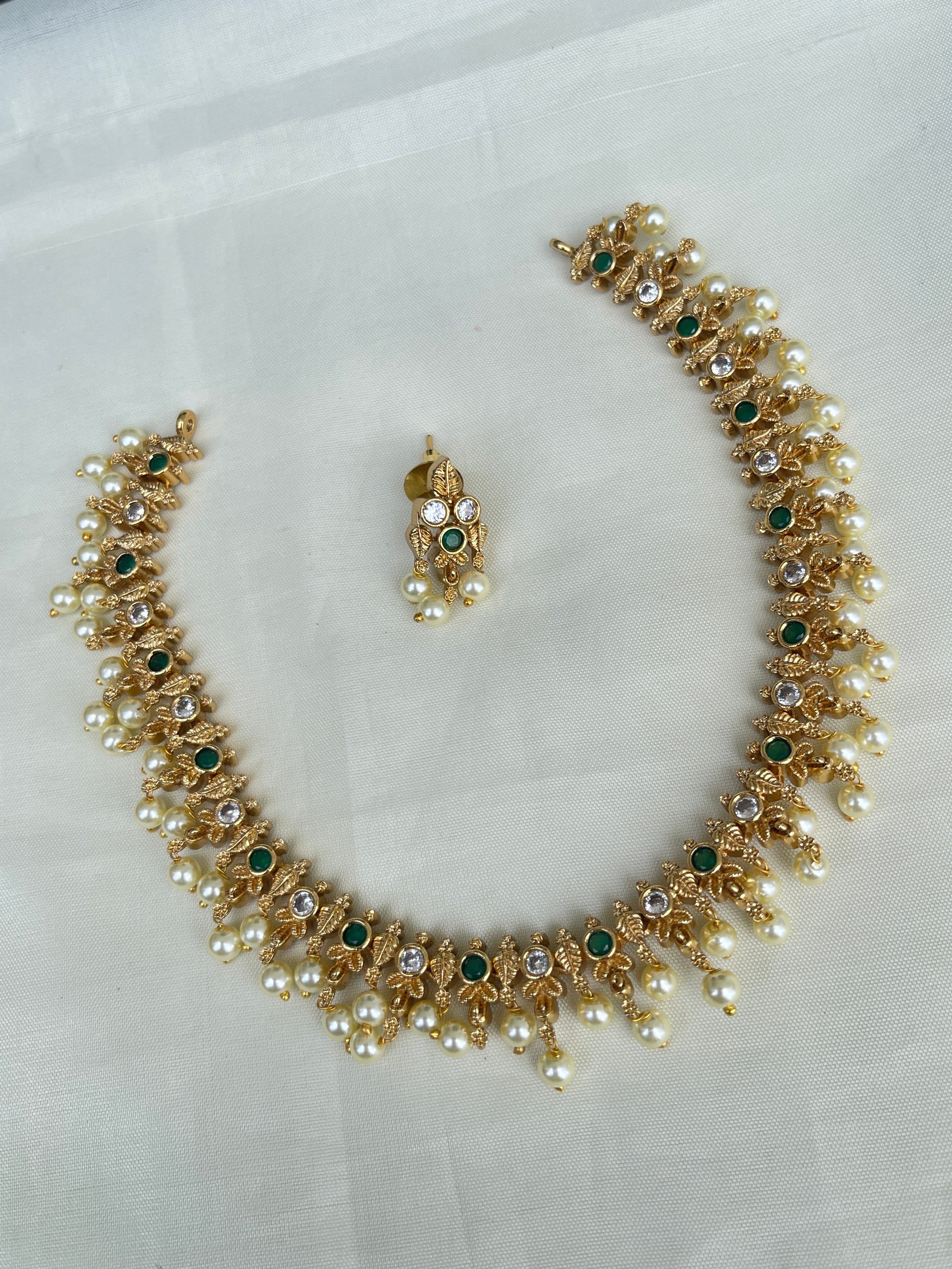 Multi pearl neckset with Earrings