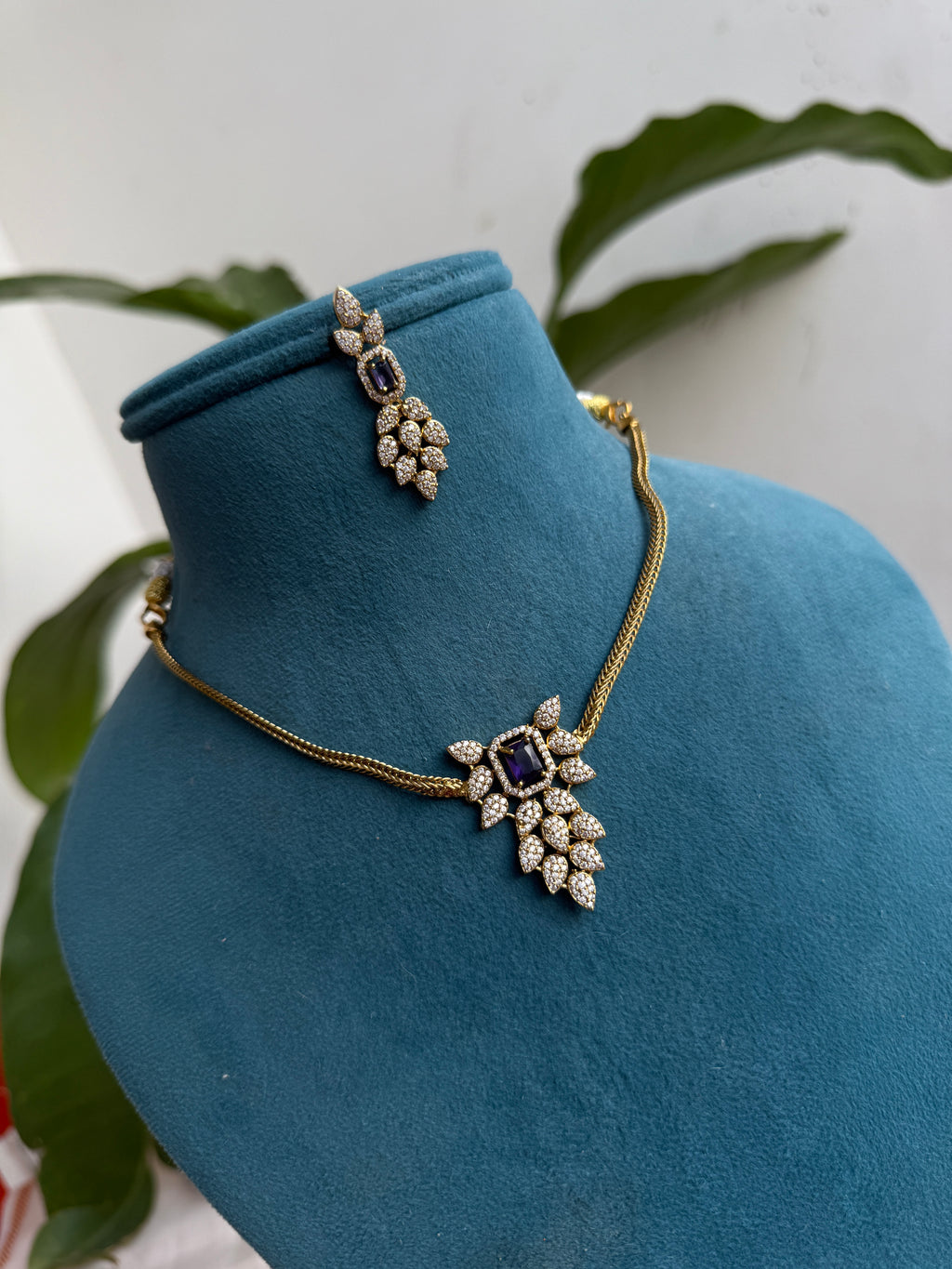 Ns479 leaf pendant nano thread neckset