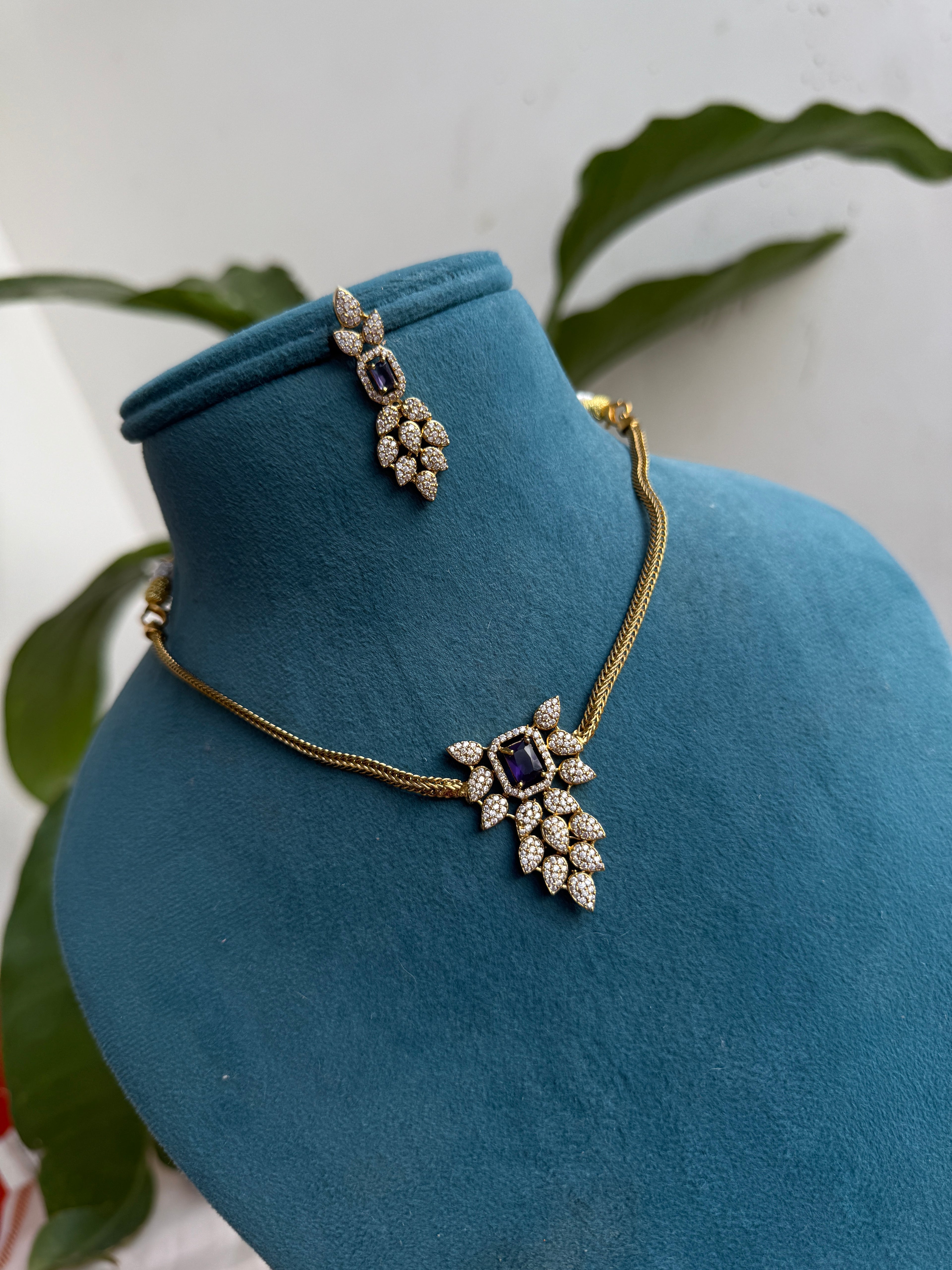 Ns479 leaf pendant nano thread neckset