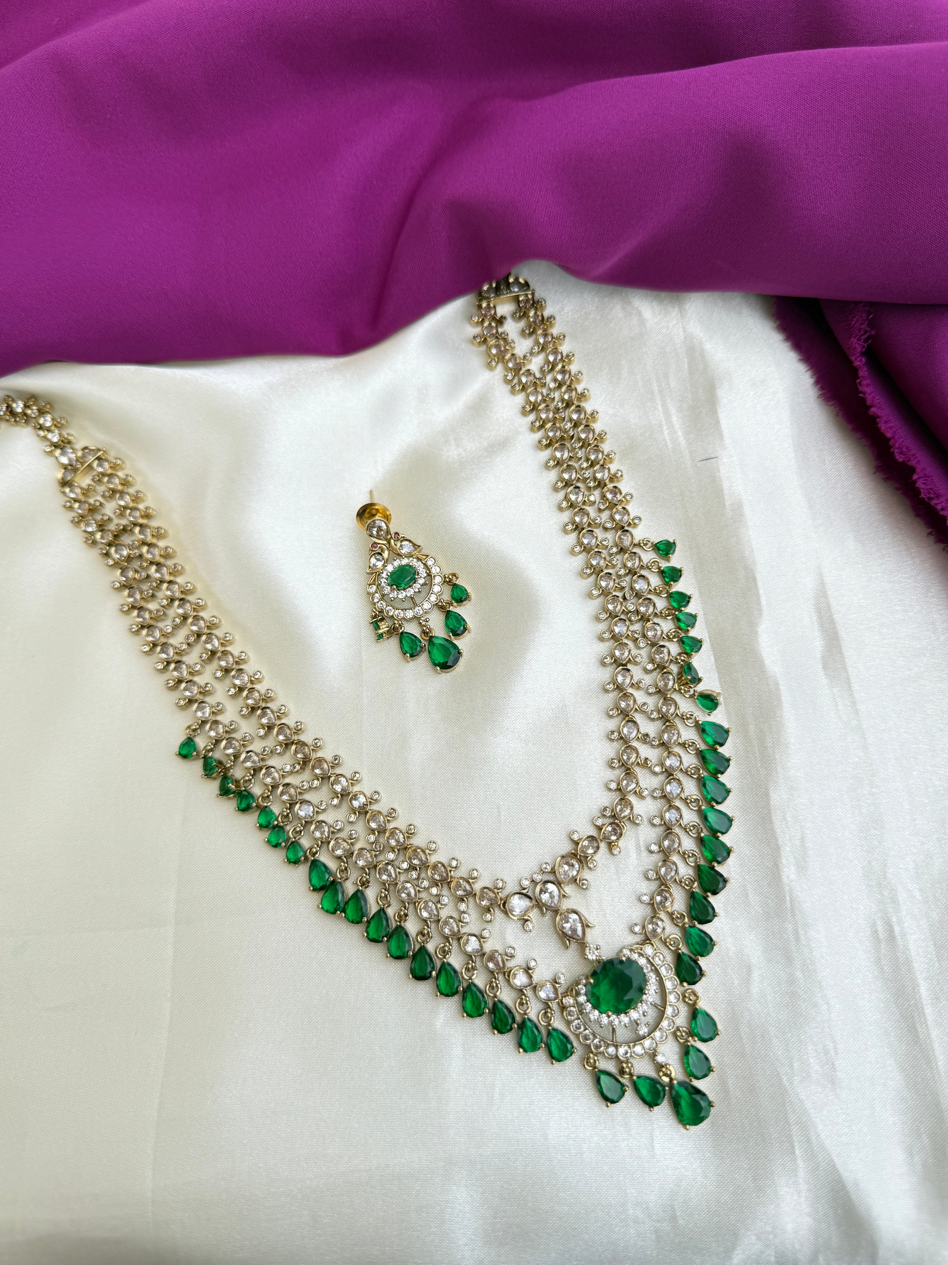 Unique 2 layers 3/4 neckset with earrings
