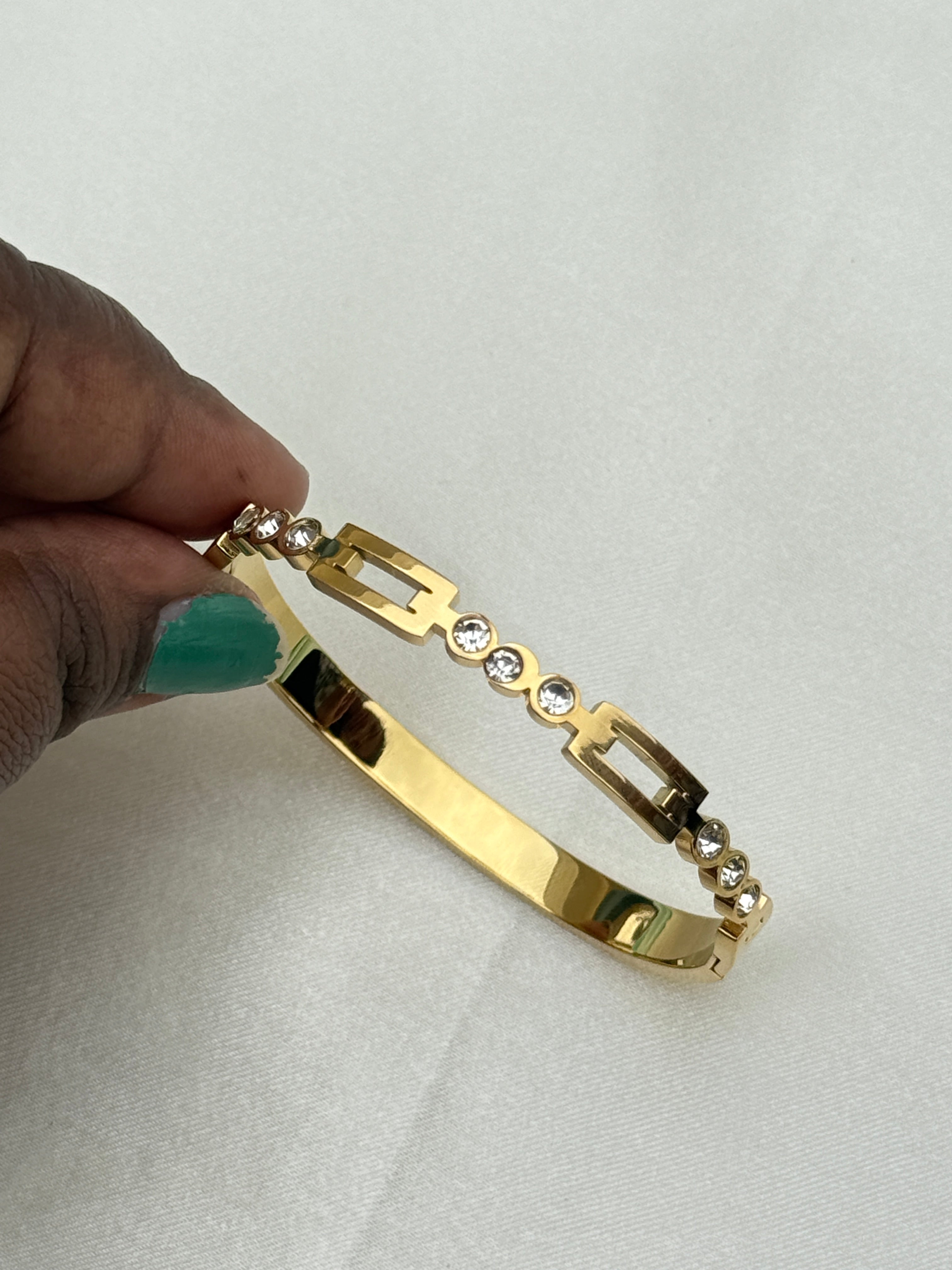 Ab582 anti tarnish flower stone 2:4 to 2:6 size opeanable kada bracelet