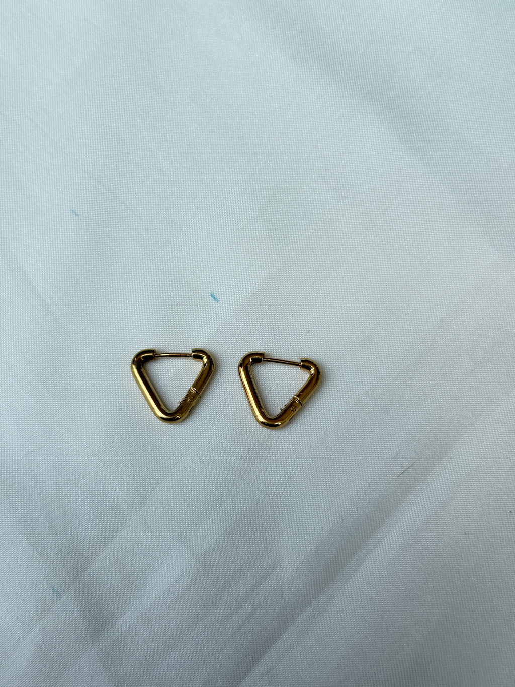 St064 anti tarnish hoops earrings