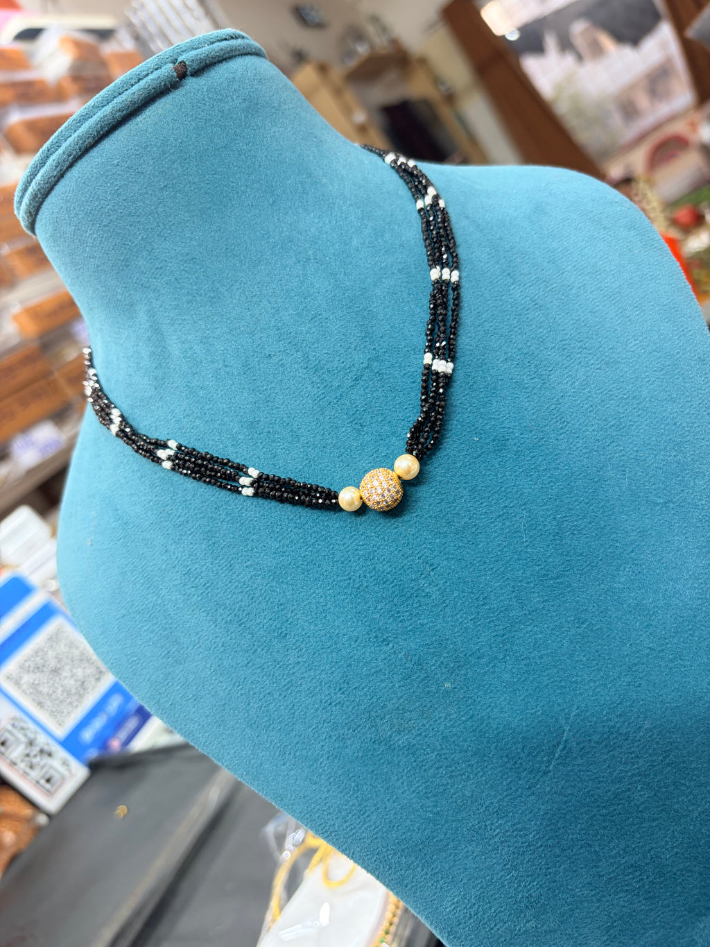 Unique 4 layers 18 inches with white stone gold ball crystal black beads bb357