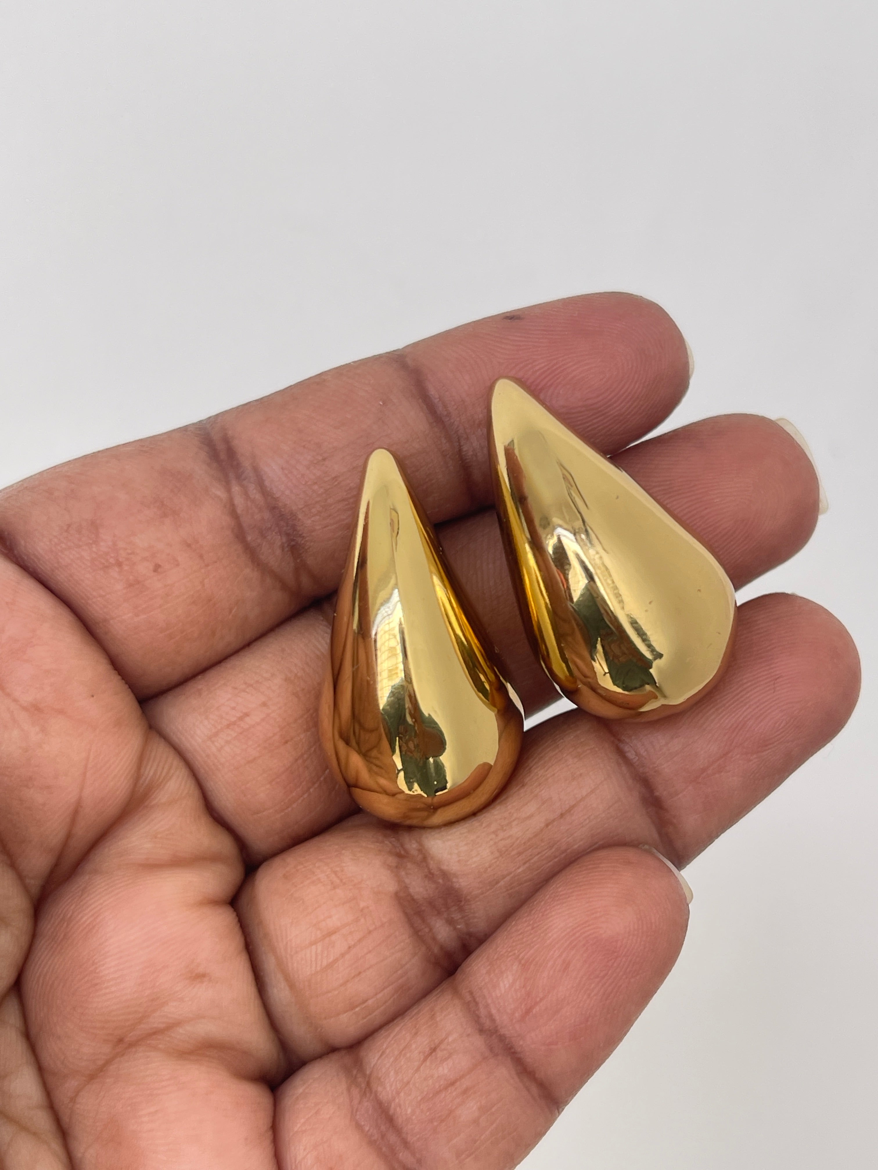 Tear stud Color won't fade