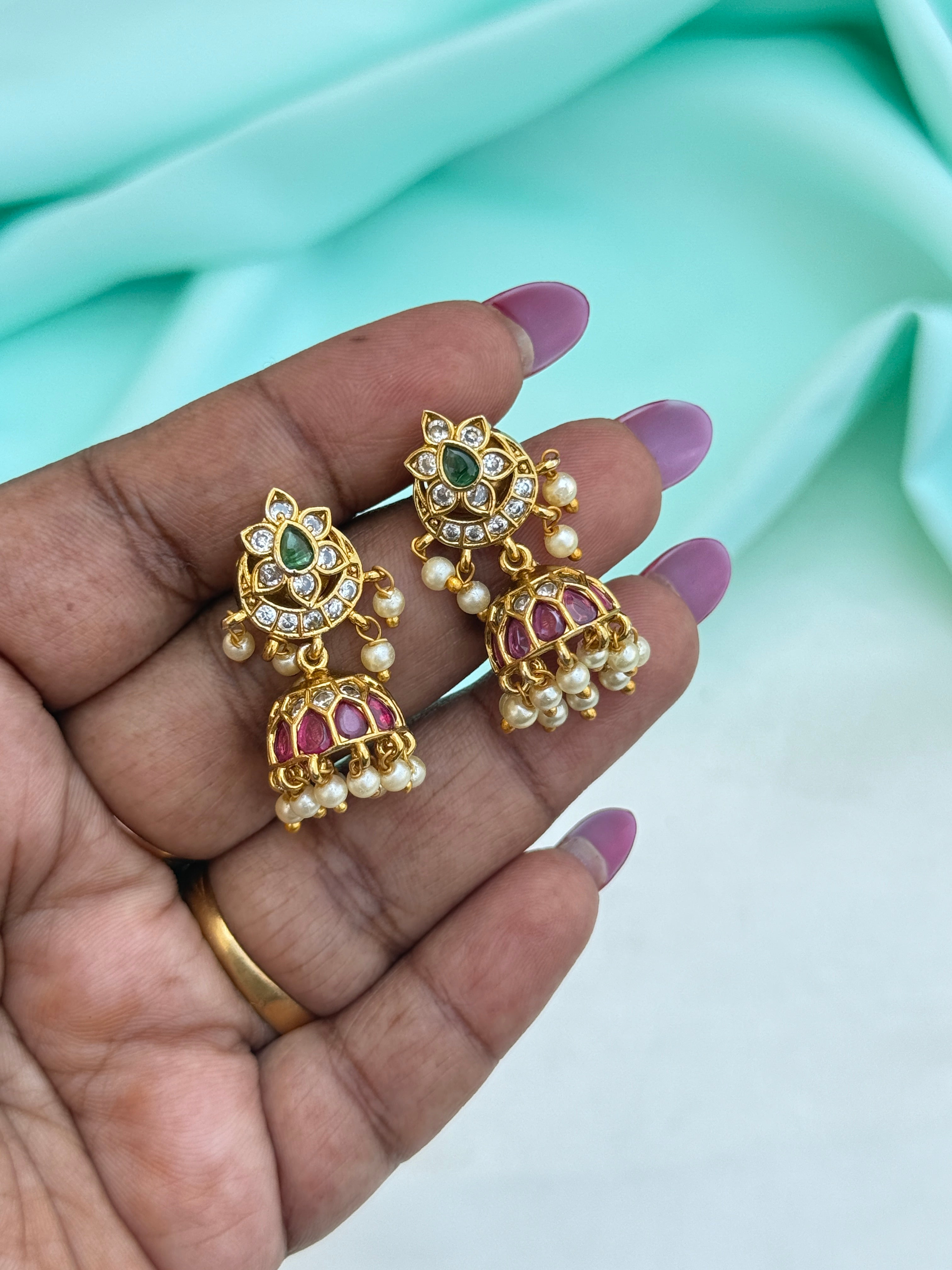 Er239 kemp small butta earrings