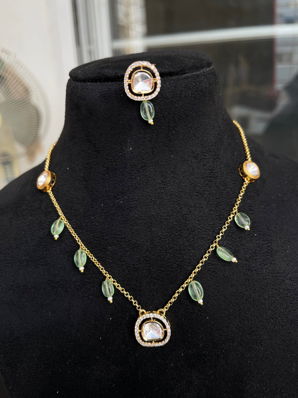 Kundan pendent and beads pc011
