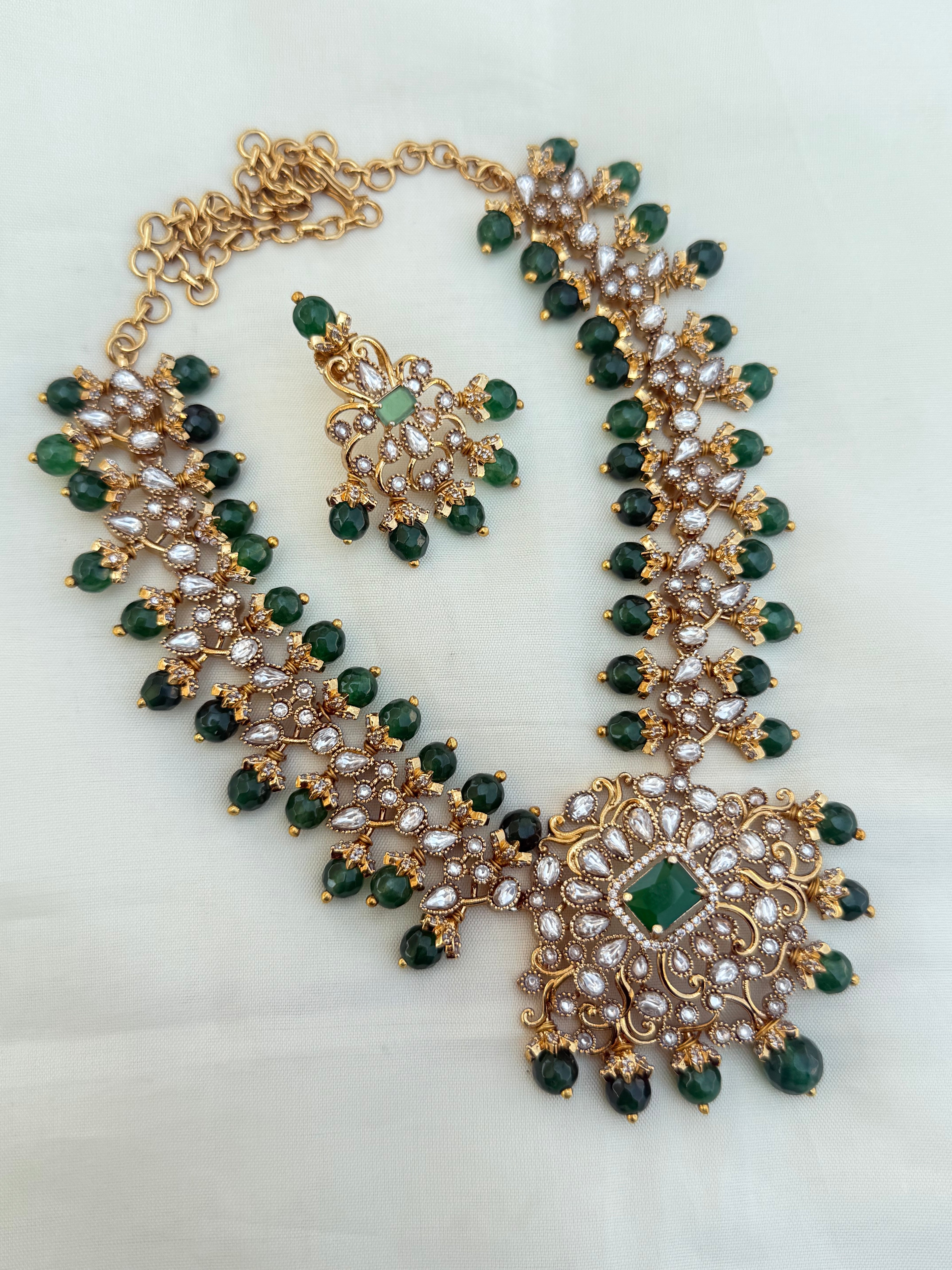 Ns30002 uncut Kundan green beads Neckset
