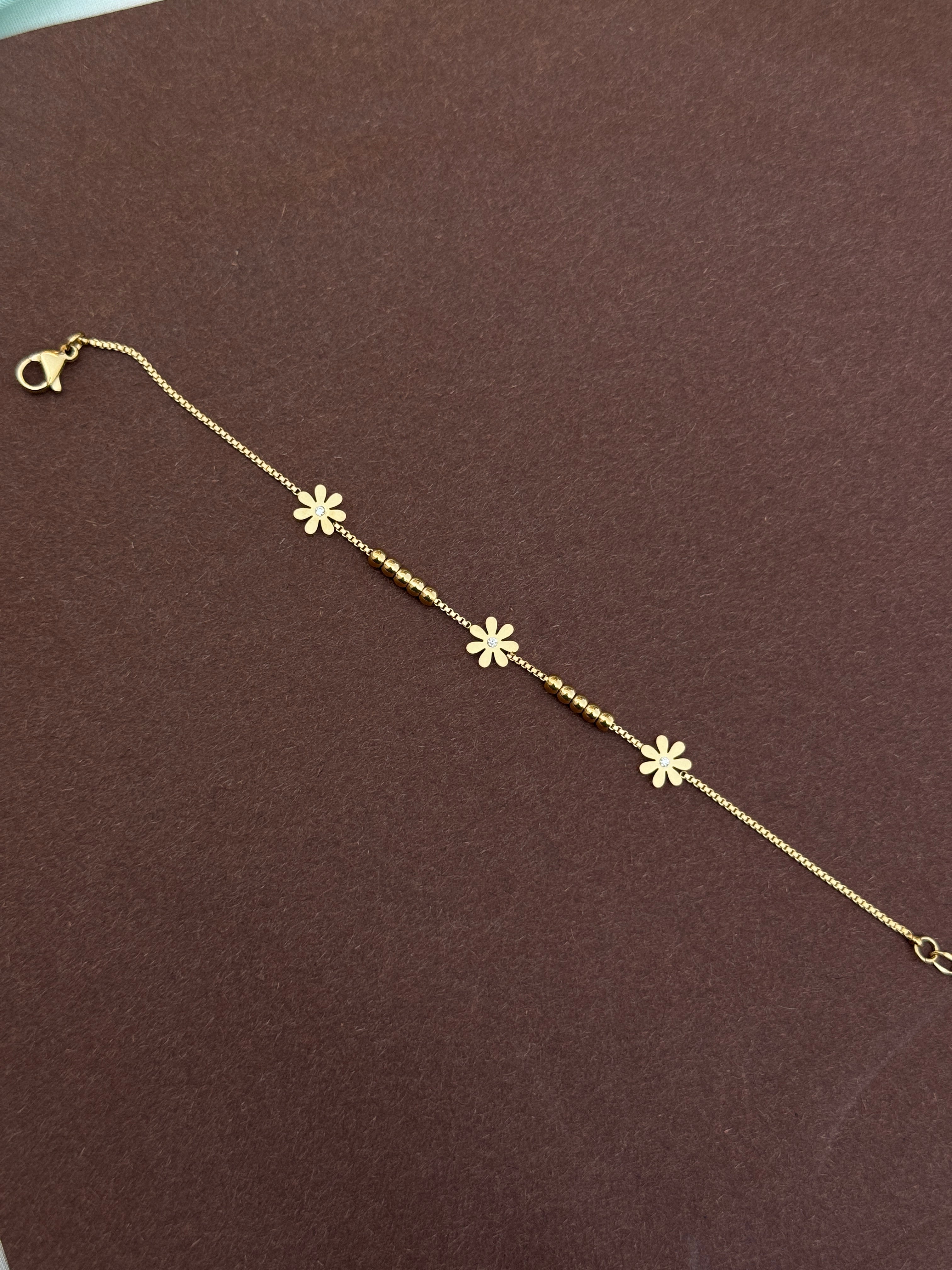 Ab548 anti tarnish flower 8 inches chain bracelet