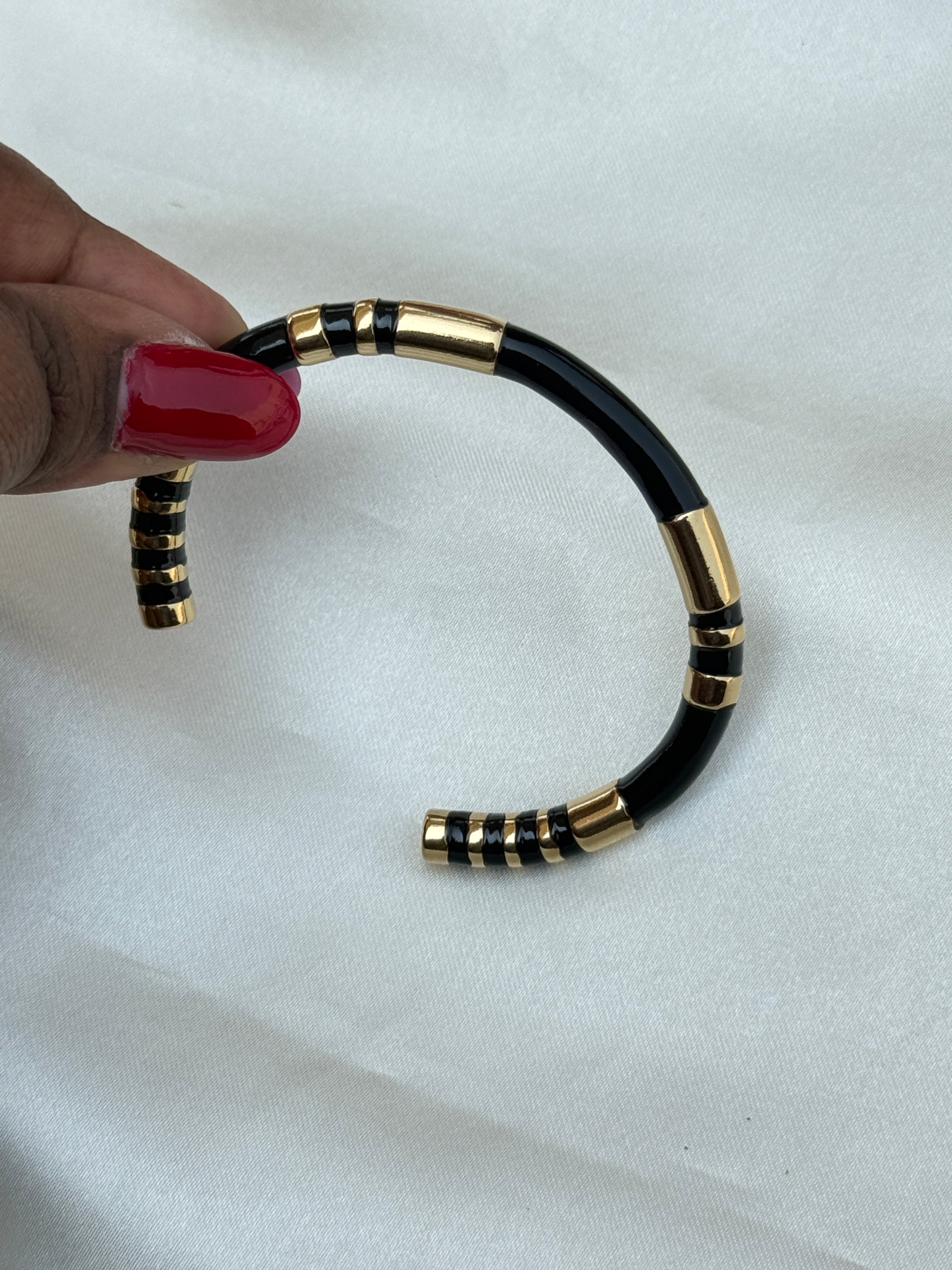 Ab077 anti tarnish black and gold kada bracelet