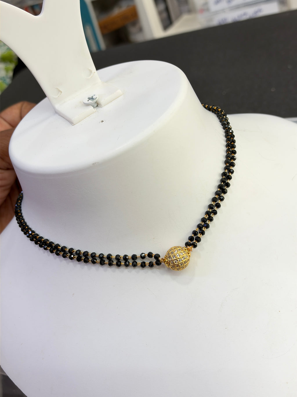 Bb450 gold stones ball 2 layers 18 inches black beads