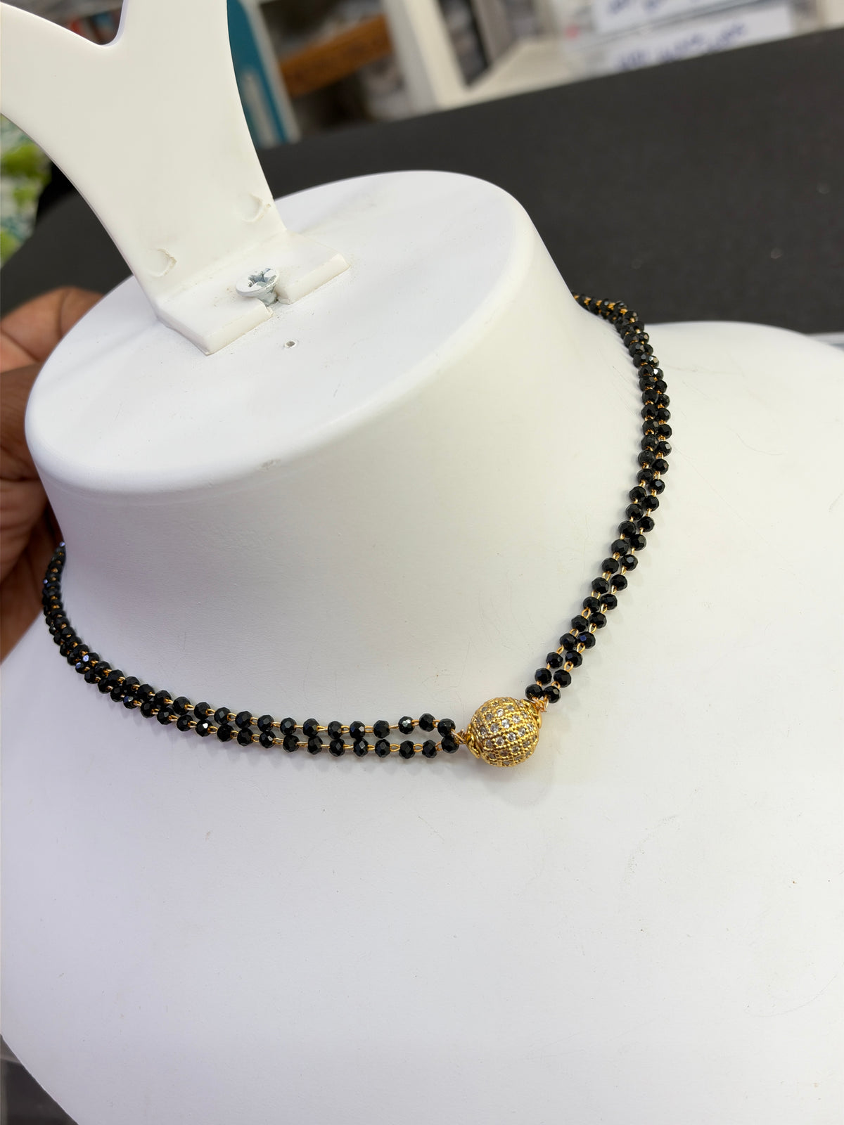 Bb450 gold stones ball 2 layers 18 inches black beads