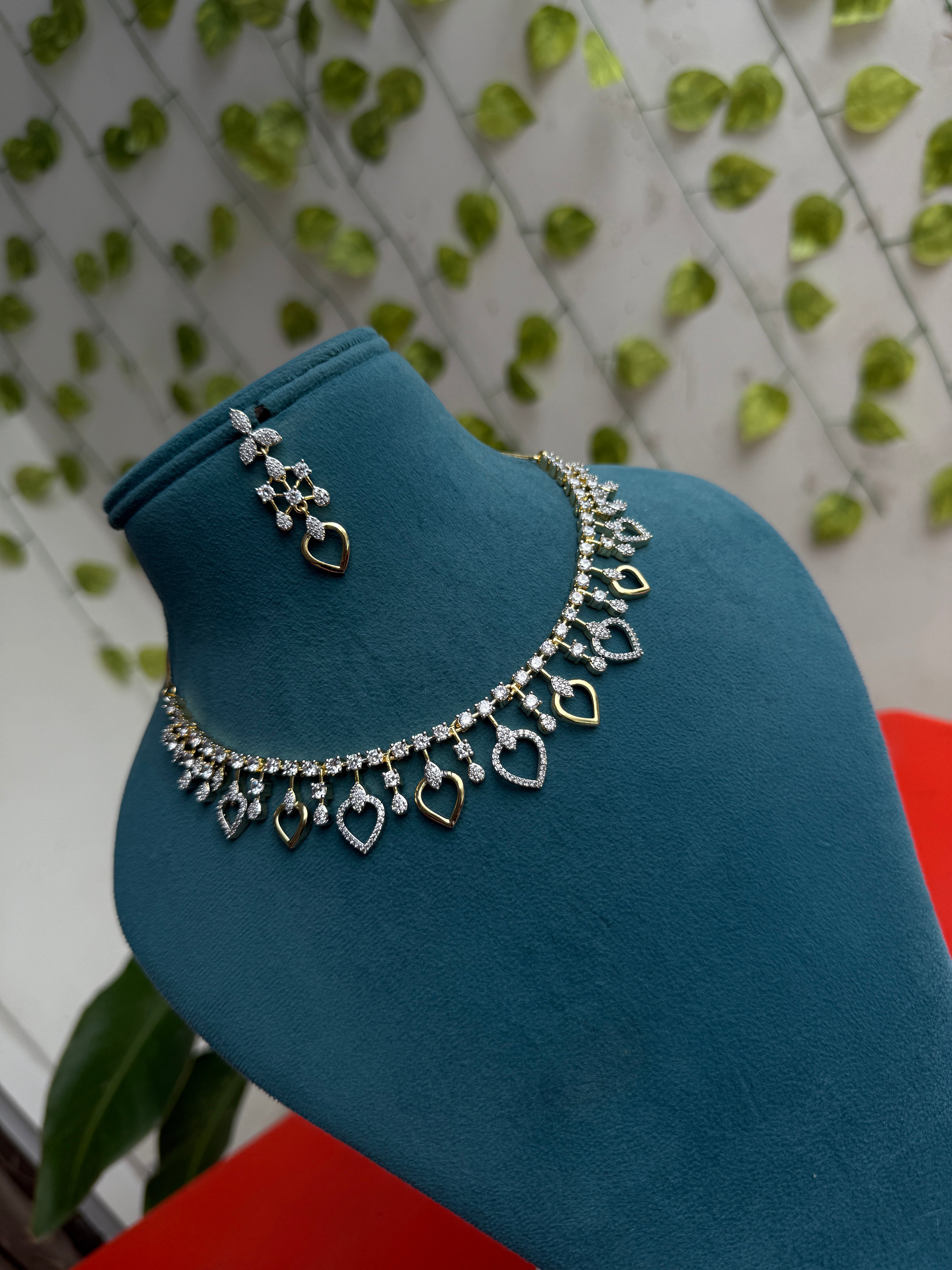 Unique diamond finish neckset with flower design earrings ns295