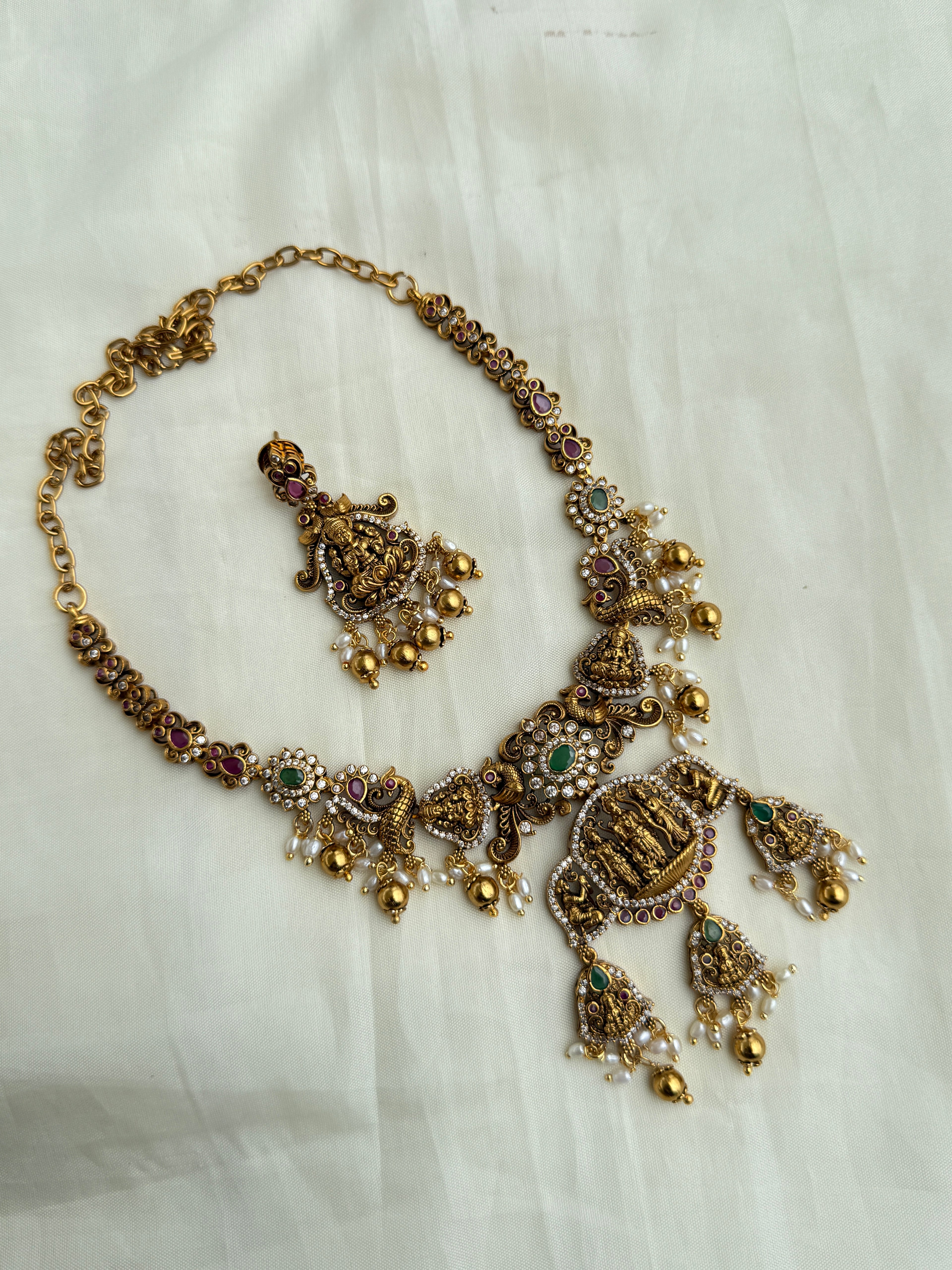 Ns312 ram parivaar and Lakshmi Devi nakshi neckset