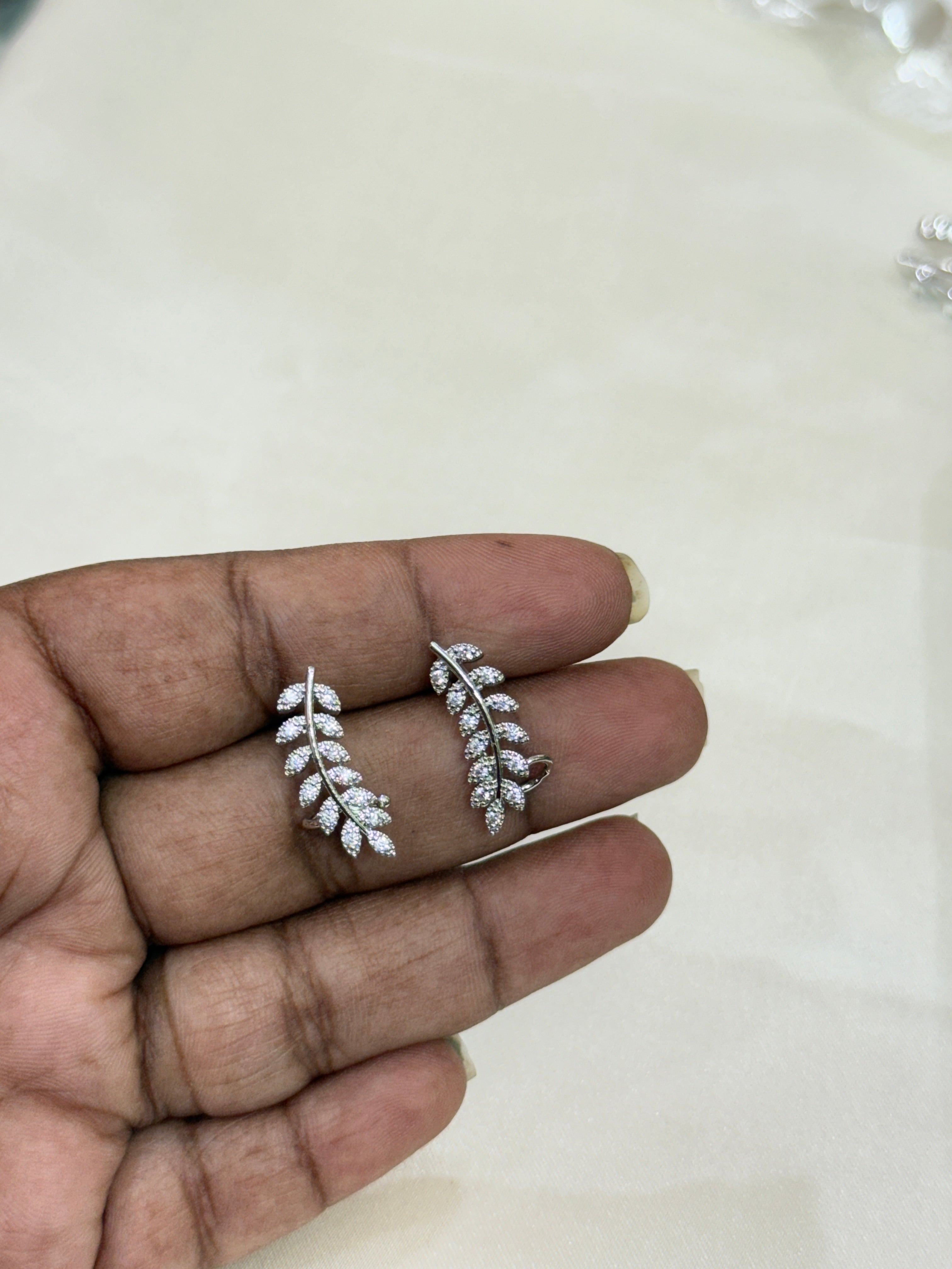 Ec002 leaf earcuffs