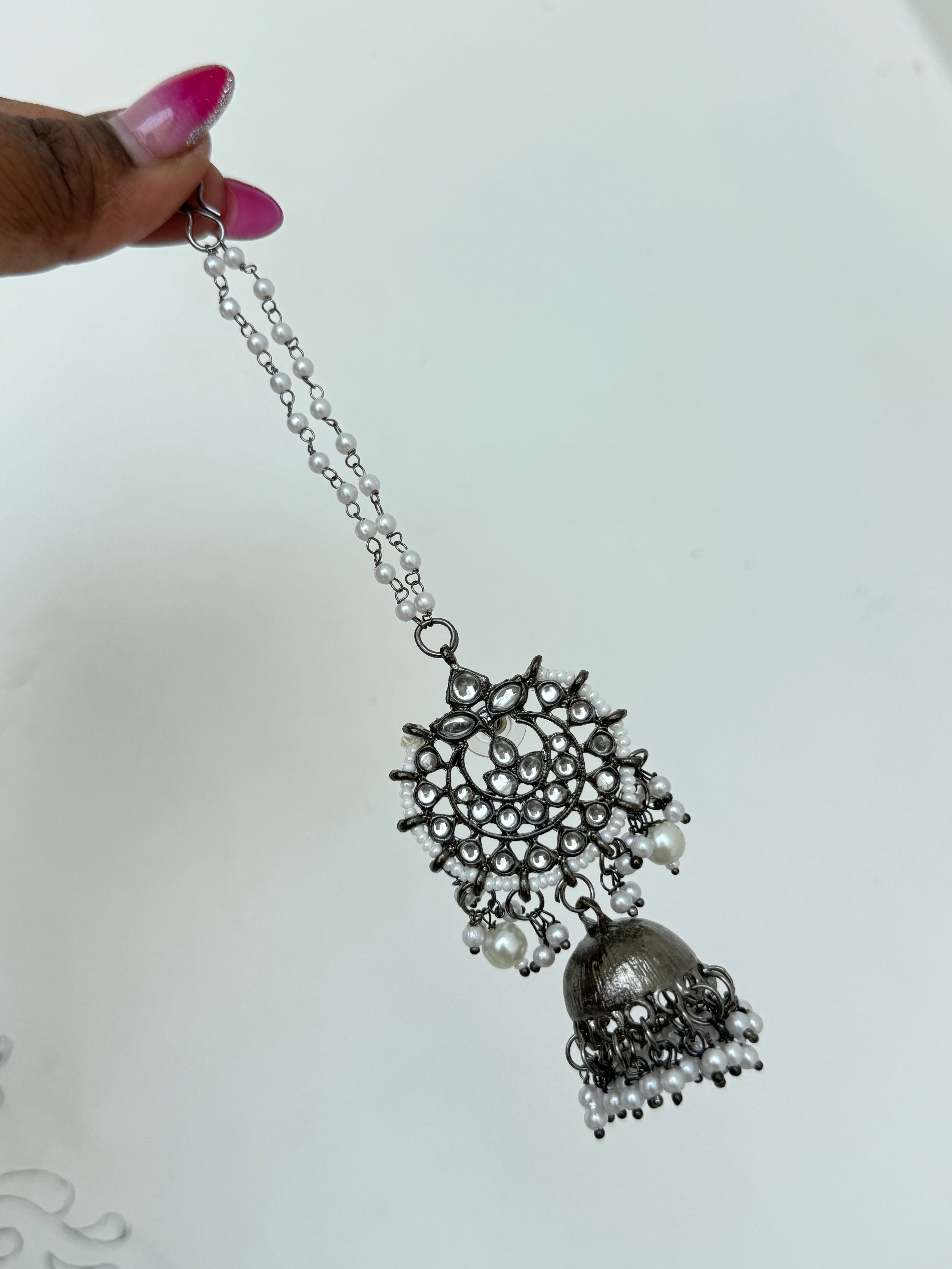 Mn008 Oxidised butta earrings with earchain