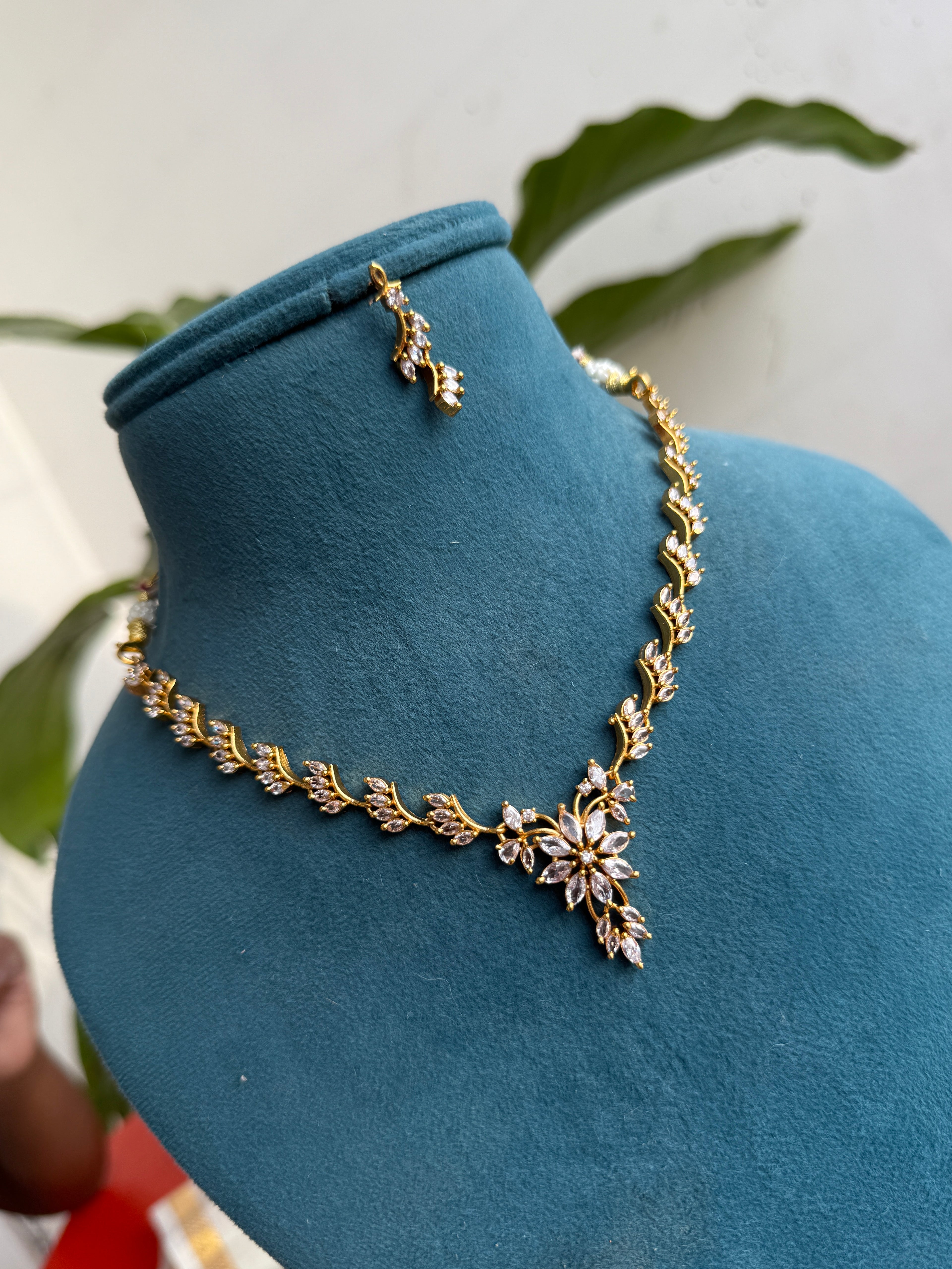 Ns475 simple flower neckset