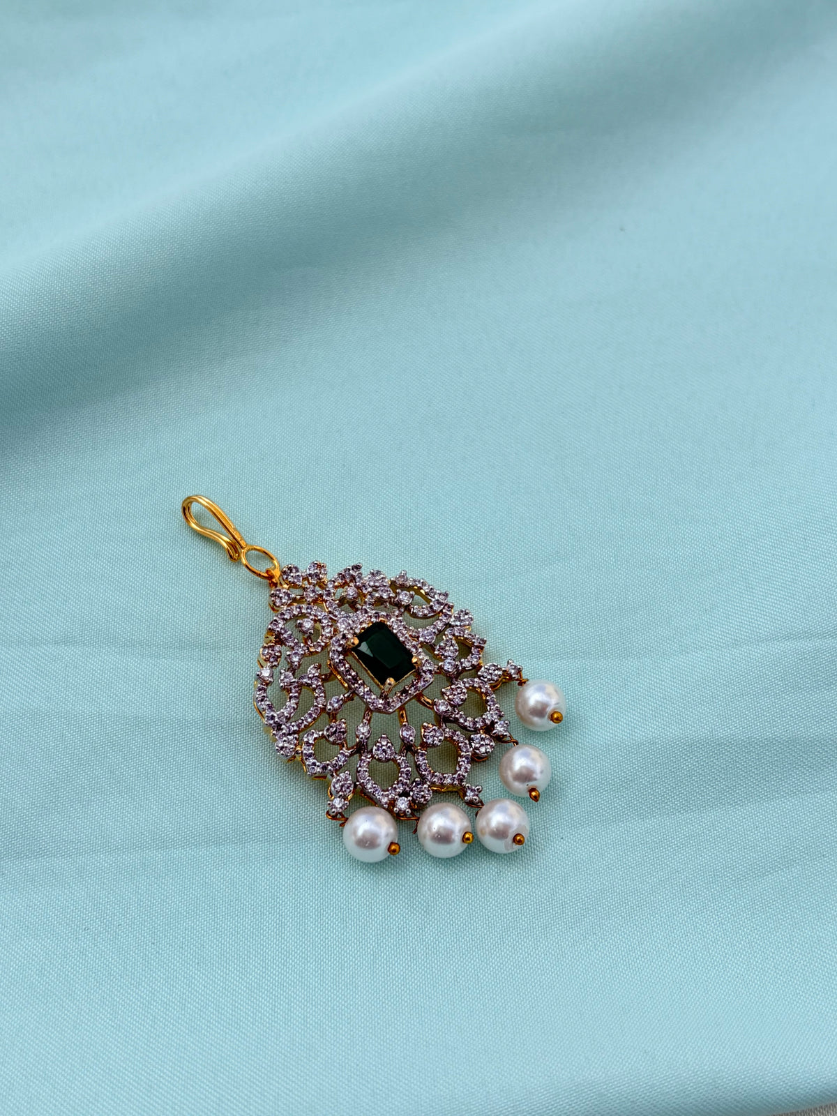 Diamond green stone tikka Tk761