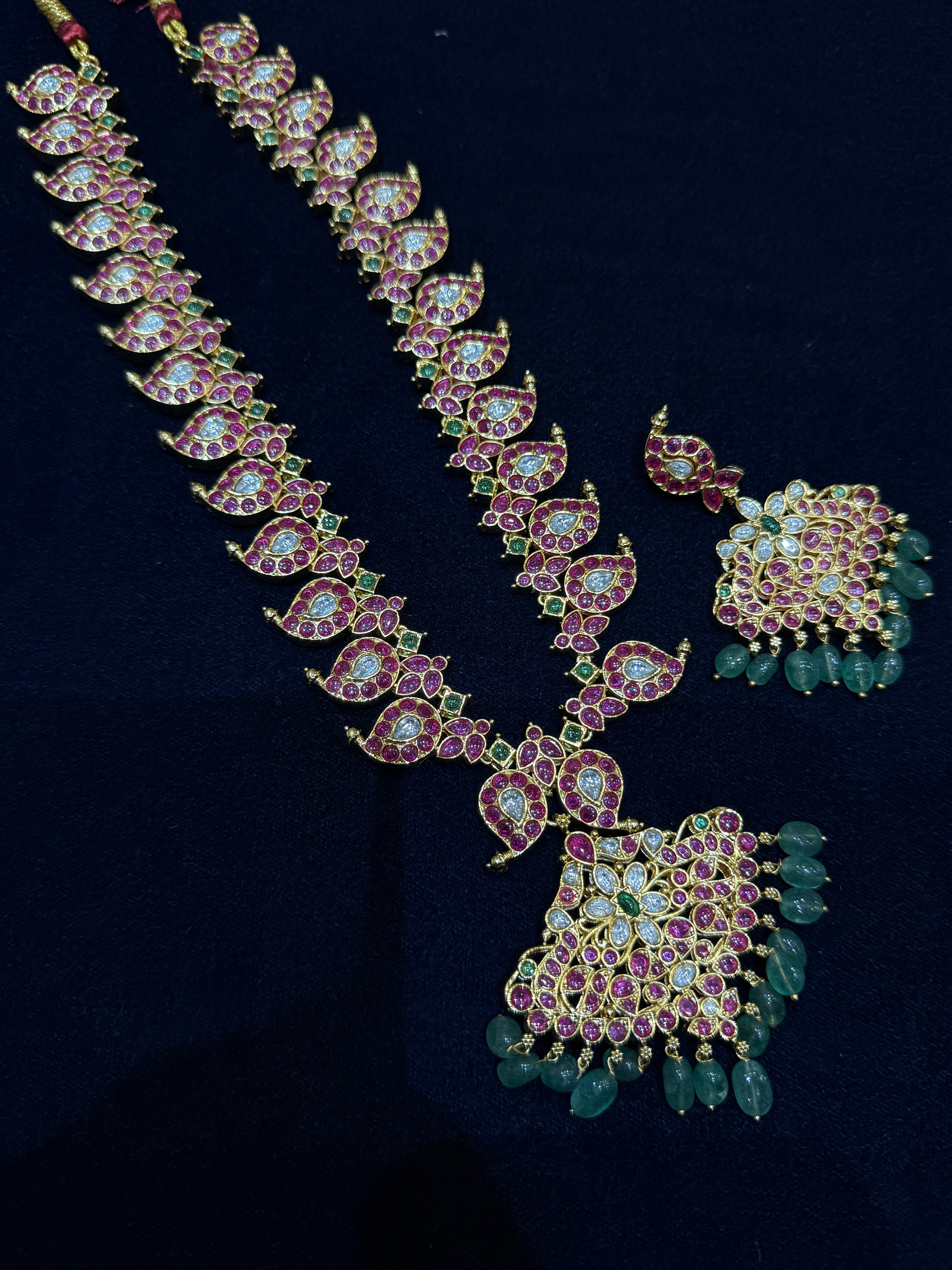 Mh001 reversible mango haram one side is uncut Kundan and the other side is kemp