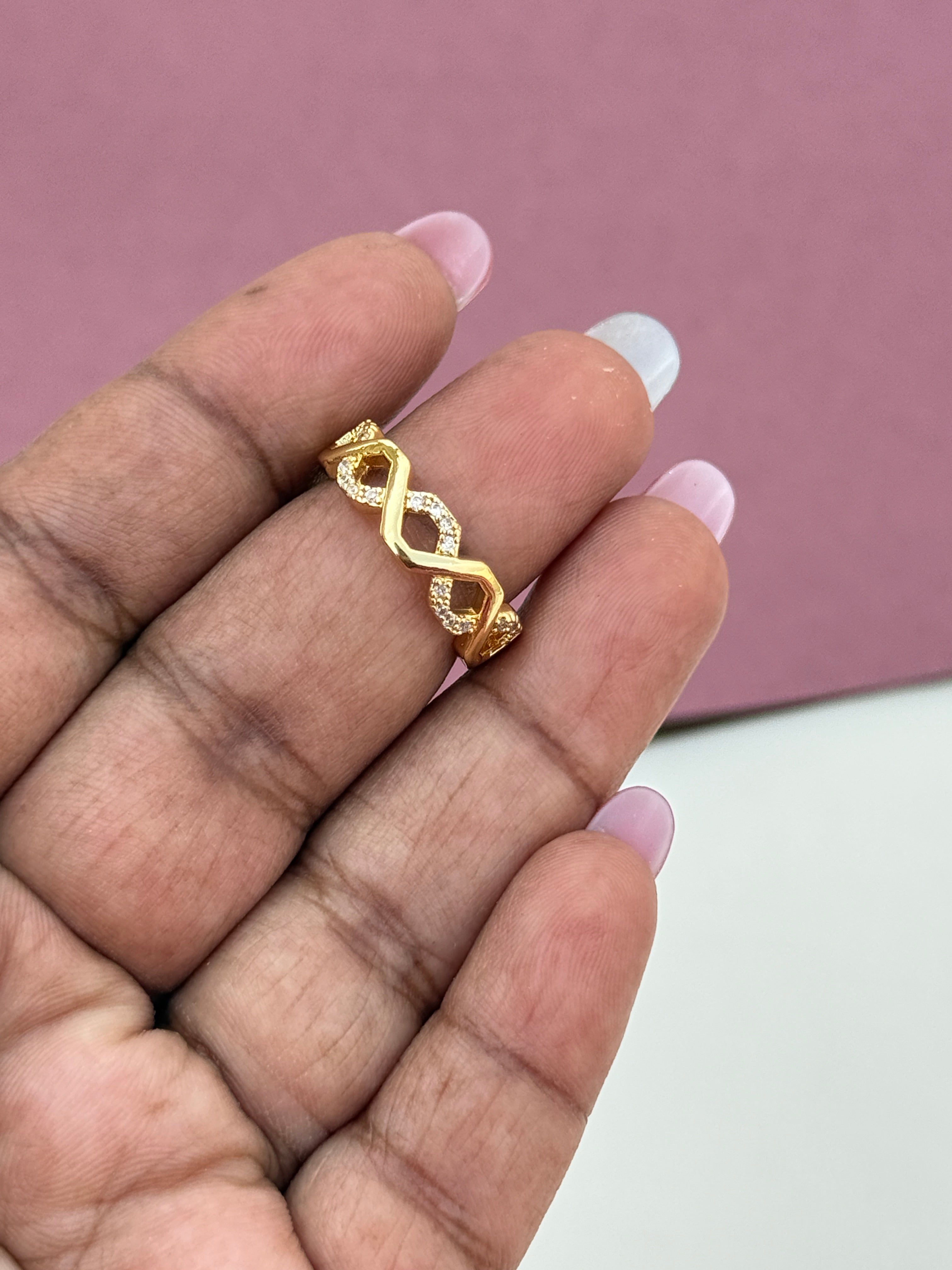 Zig-Zag Anti-Tarnish Adjustable Finger Ring RG038