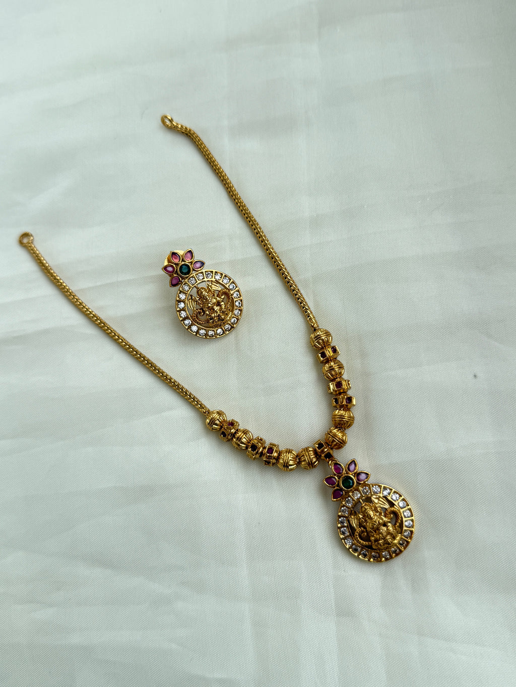 Ns268 lakshmi devi gold ball naan thread neckset
