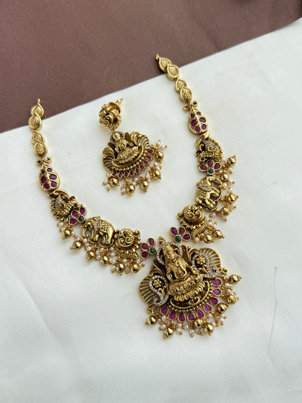 Ns531 nakshi laksmidevi gold ball neckset