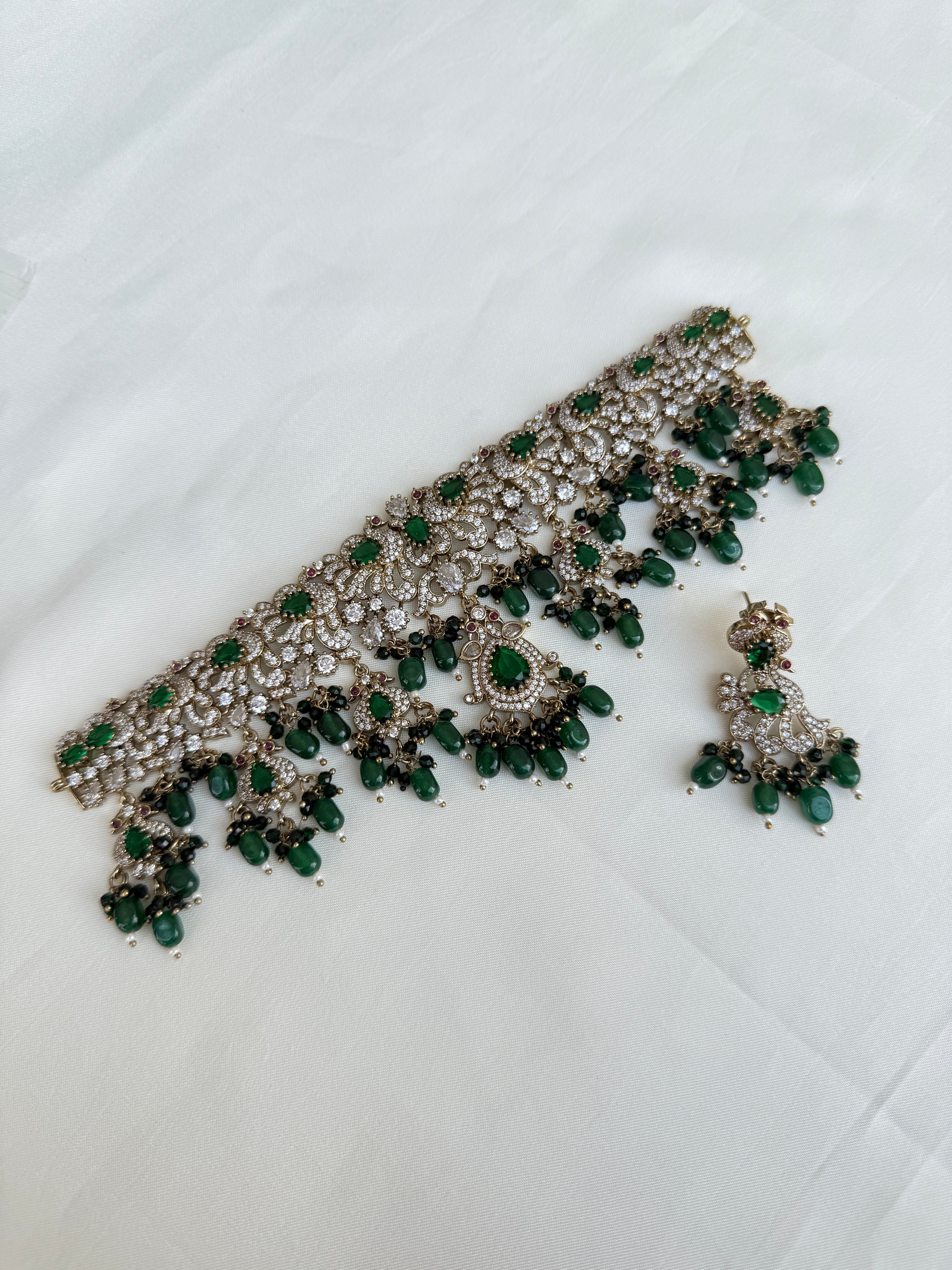 Ch009 heavy emerald beads choker