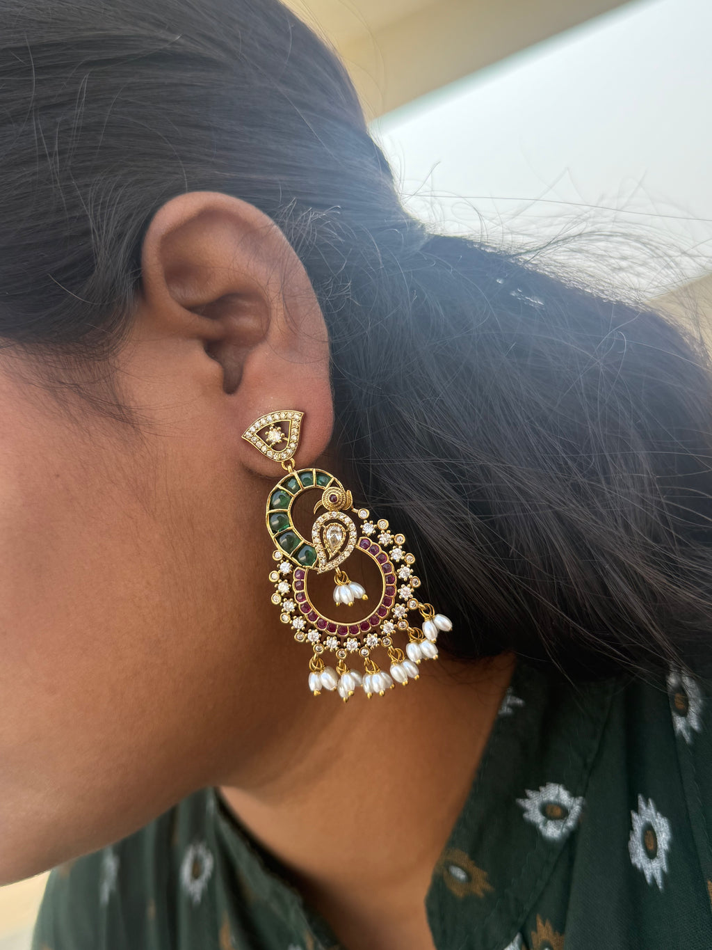 Er2048 kemp chandbali earrings