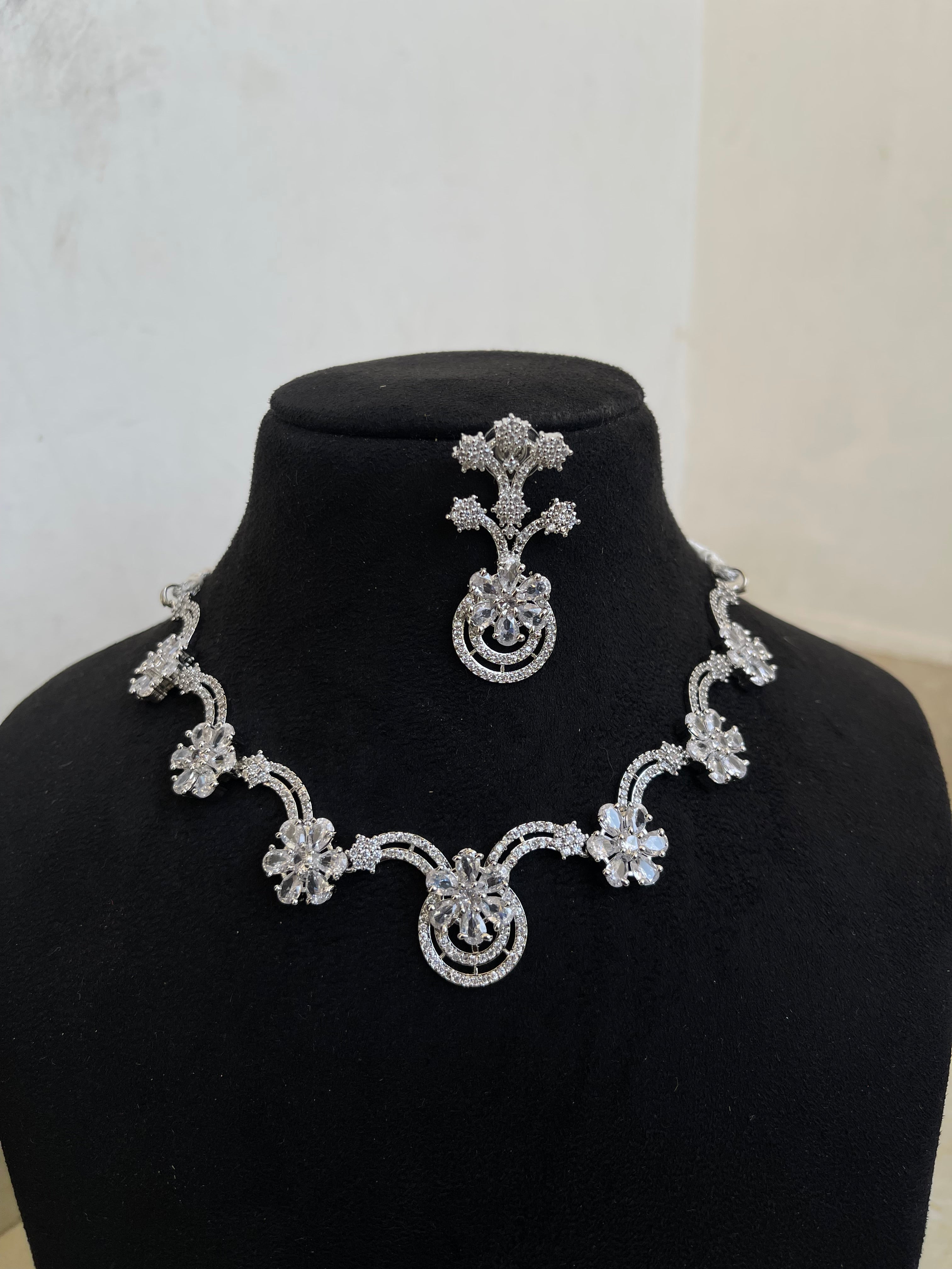 Reverse U diamond finish neckset with earrings ns337