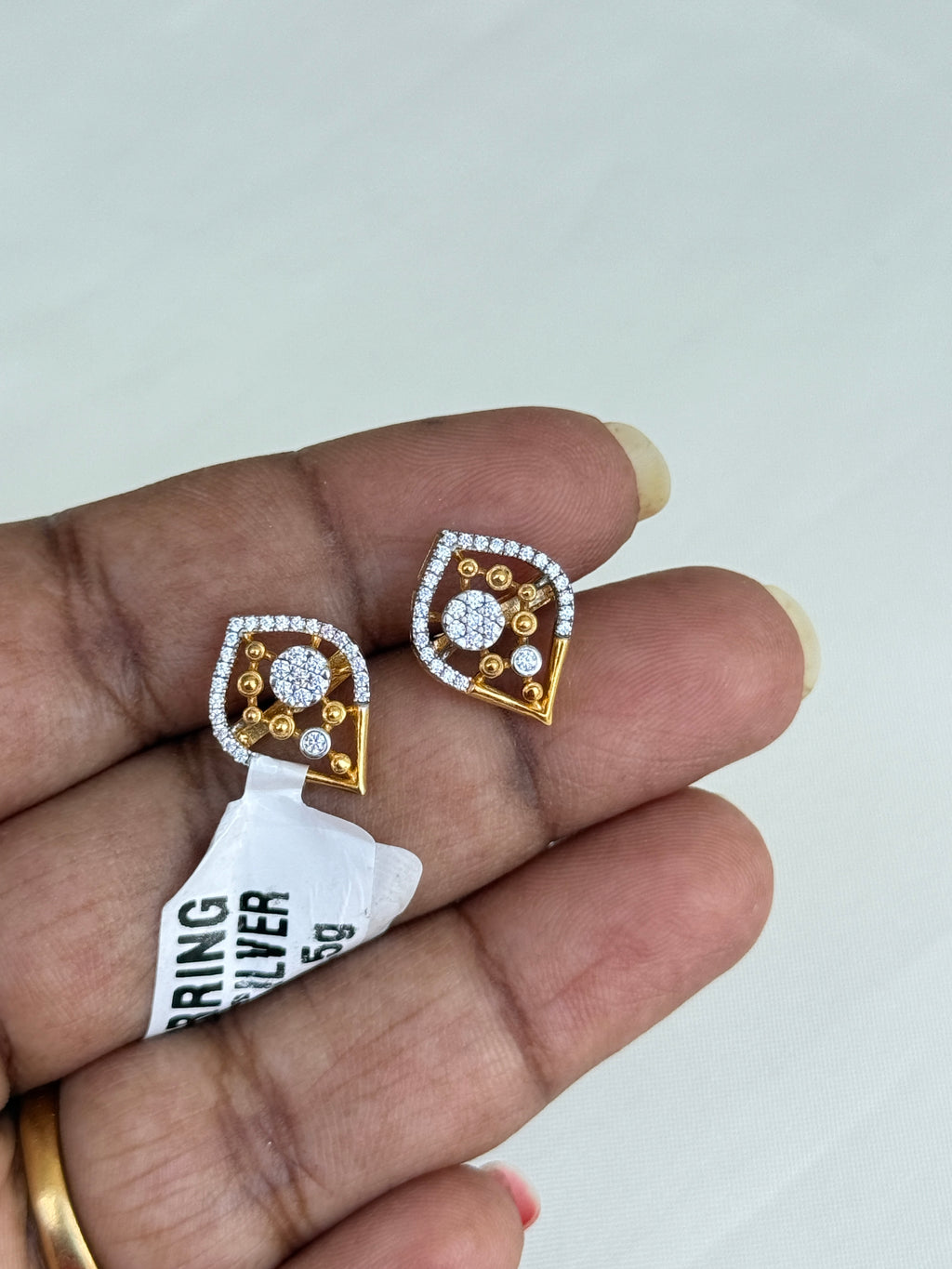 Se025 3.5gms 925 silver hallmark studs